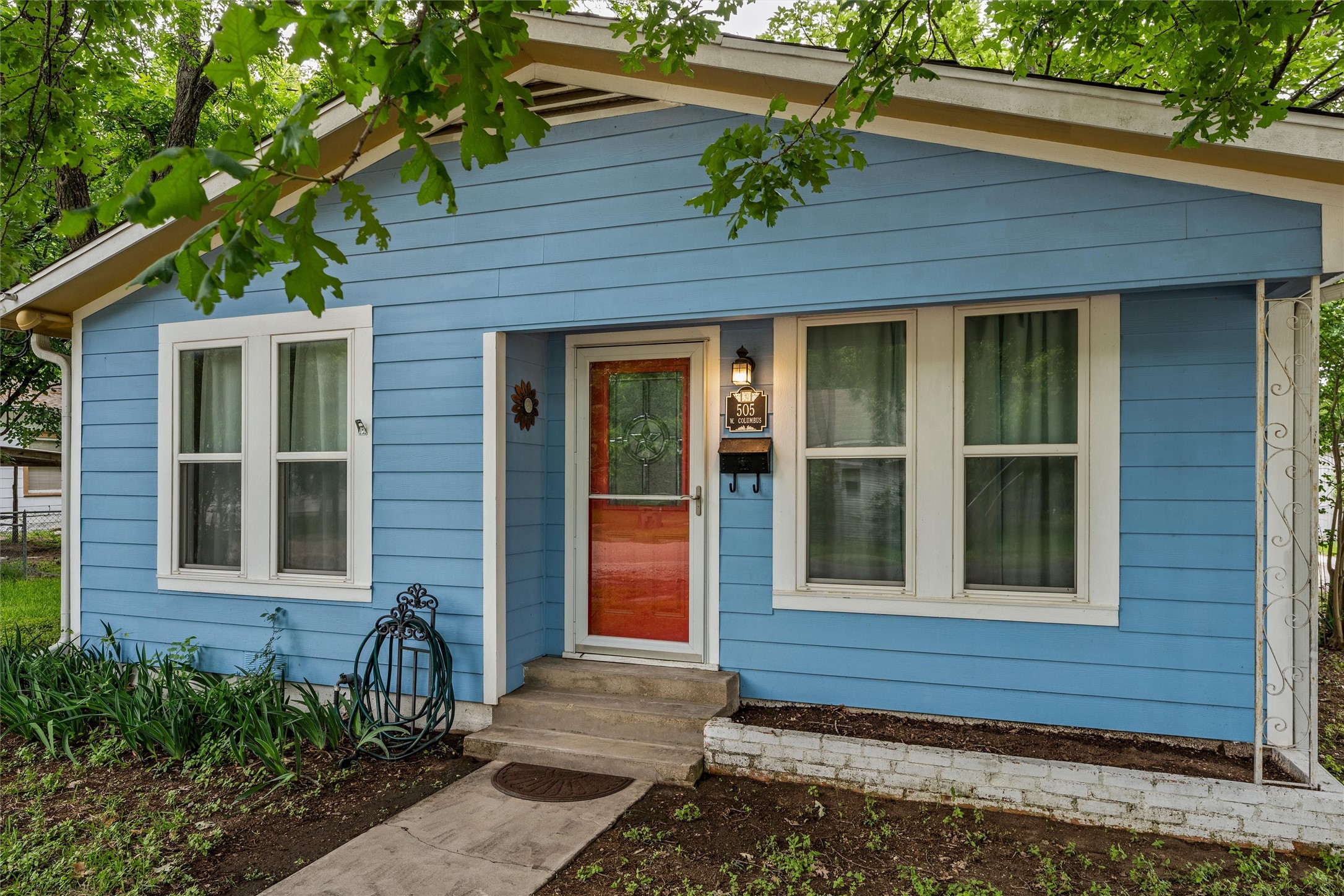505 W Columbus Street West TX 76691