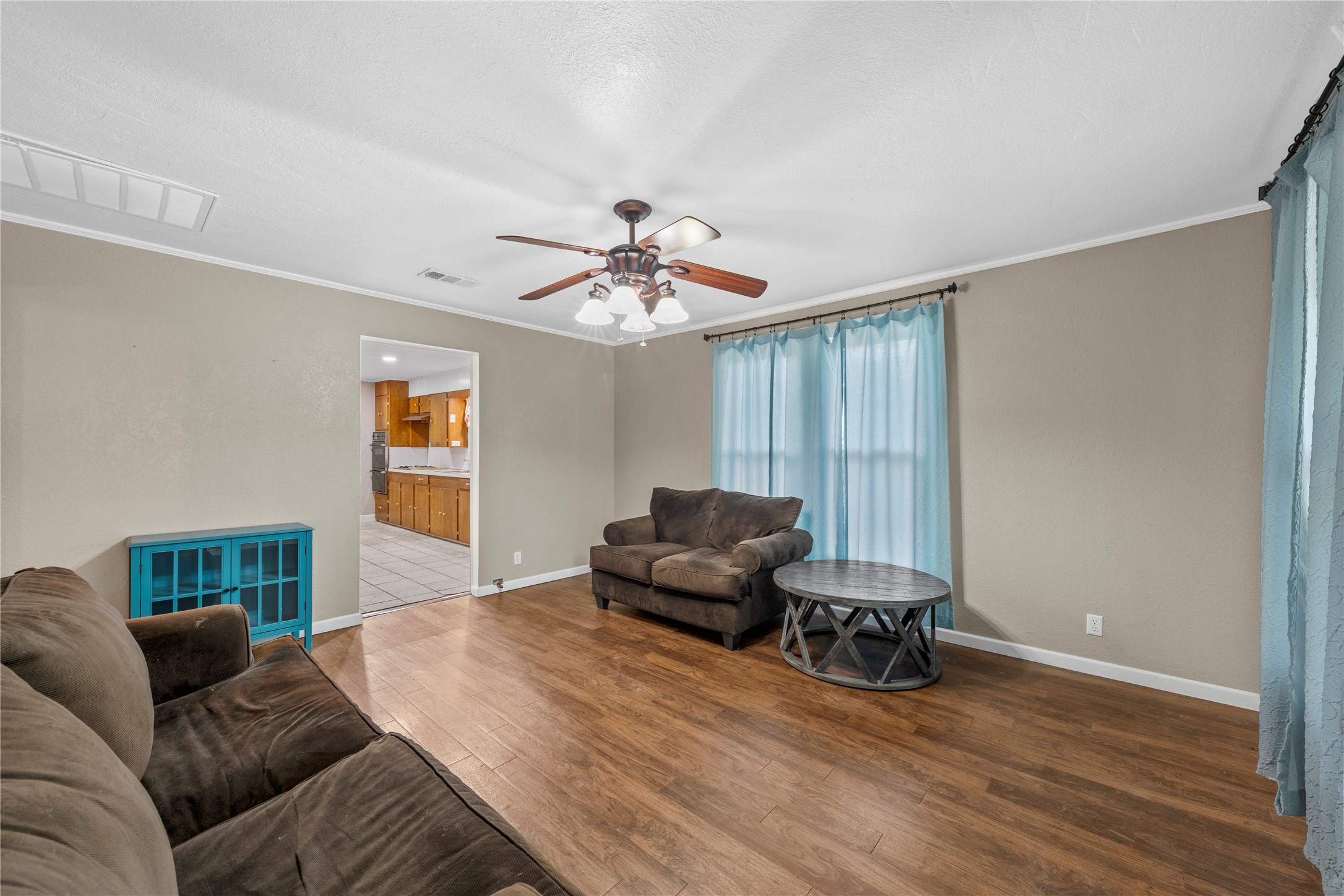 505 W Columbus Street West TX 76691