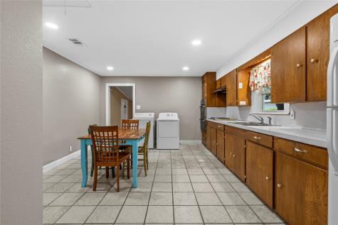 505 W Columbus Street West TX 76691