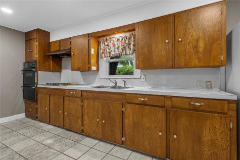 505 W Columbus Street West TX 76691