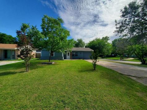117 E Cober Drive Grand Prairie TX 75051
