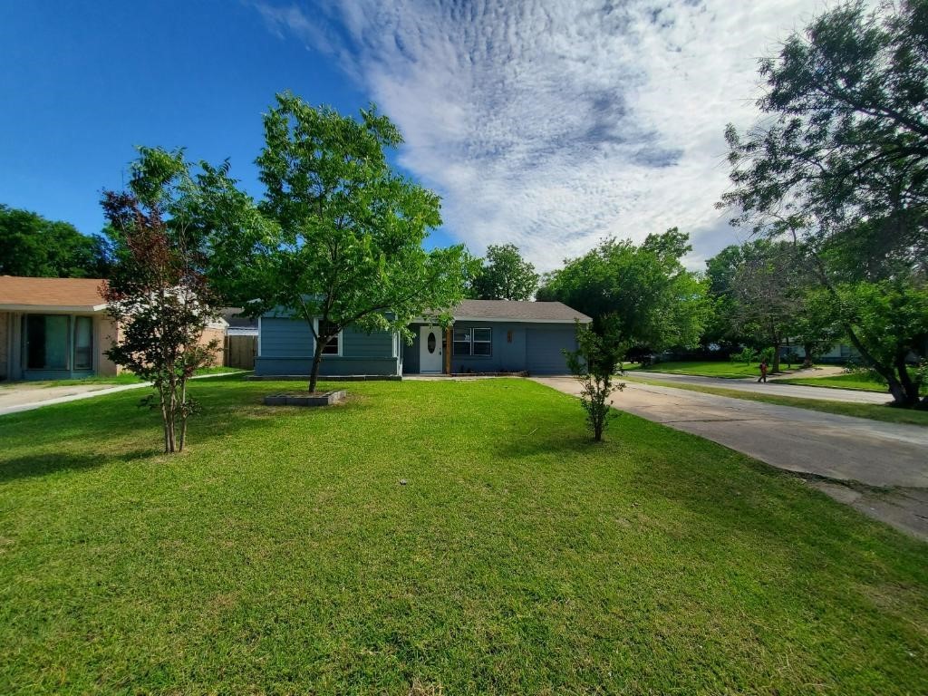 117 E Cober Drive Grand Prairie TX 75051