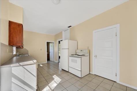 800 S Jefferson Street Pilot Point TX 76258