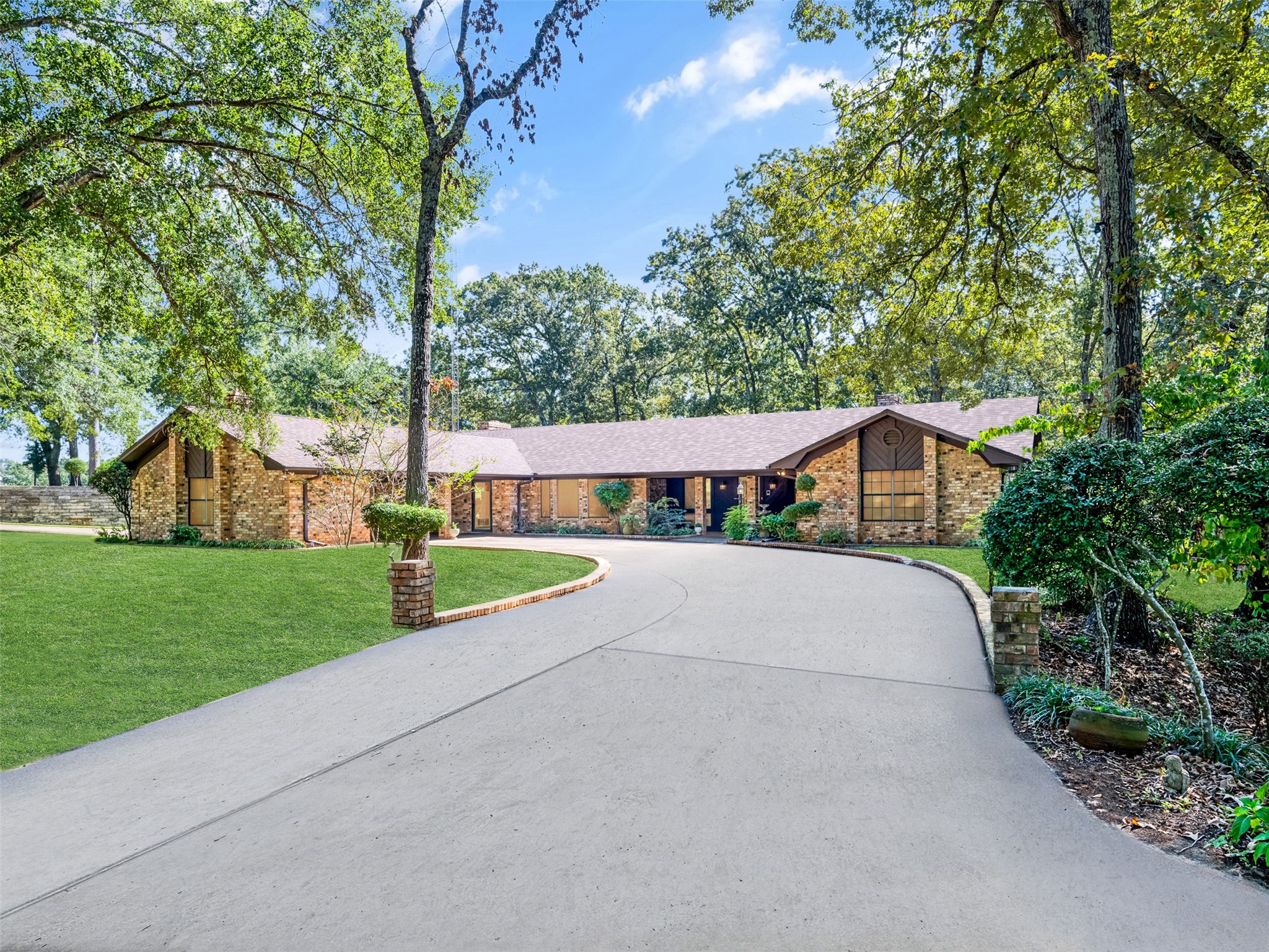 1639 SE Loop 456 Jacksonville TX 75766