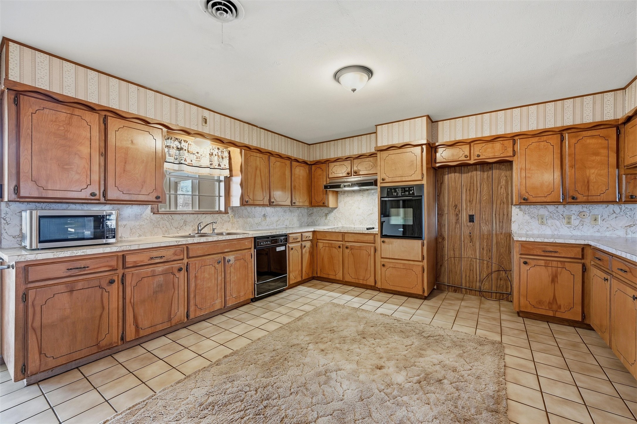 209 Modoc Trail Lake Kiowa TX 76240