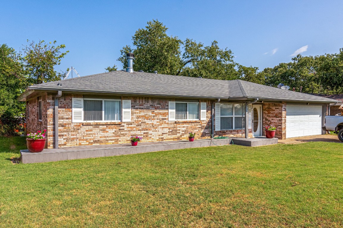 1506 Hulme Street Bowie TX 76230