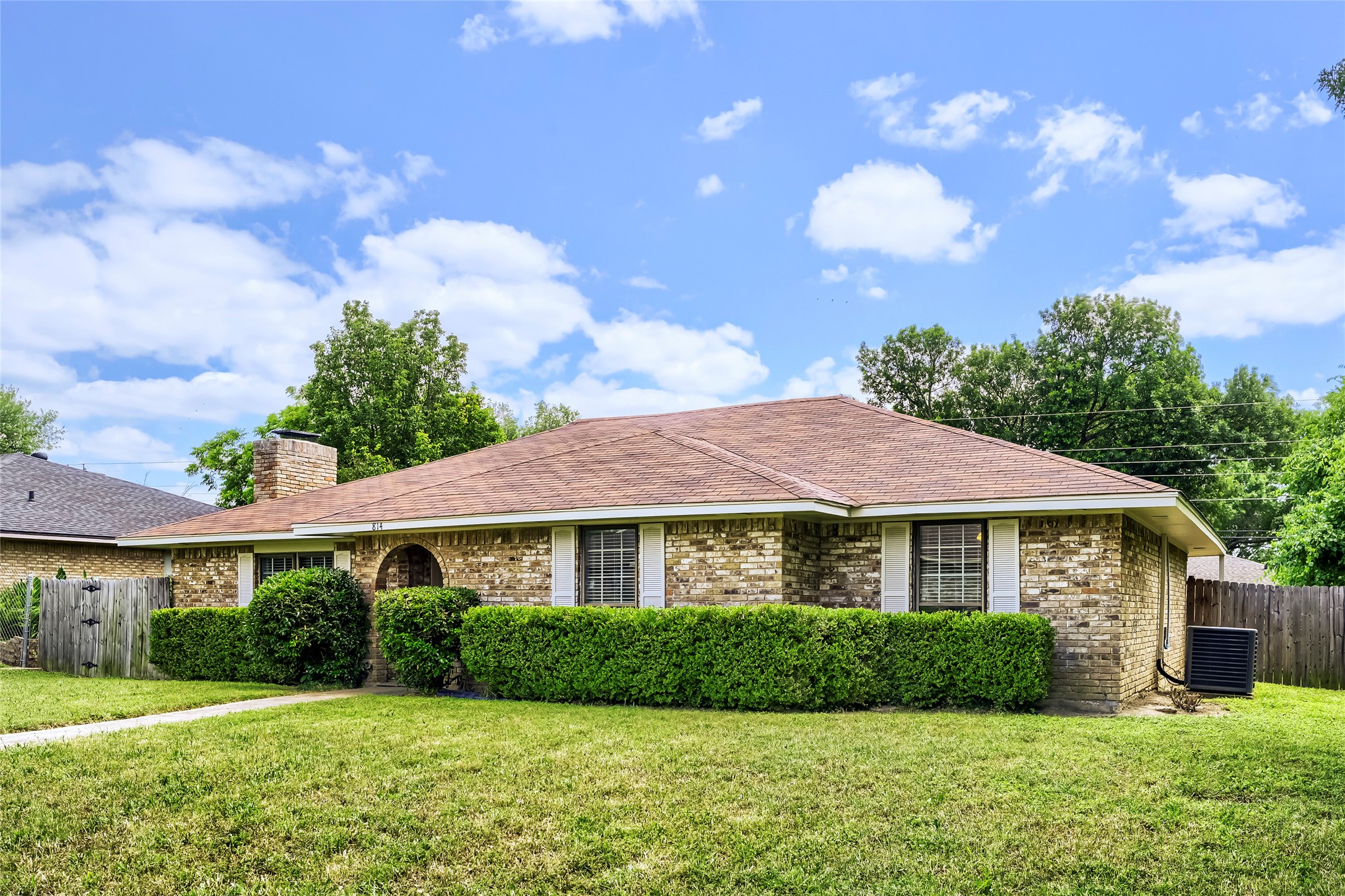 814 Oakbluff Drive Lancaster TX 75146