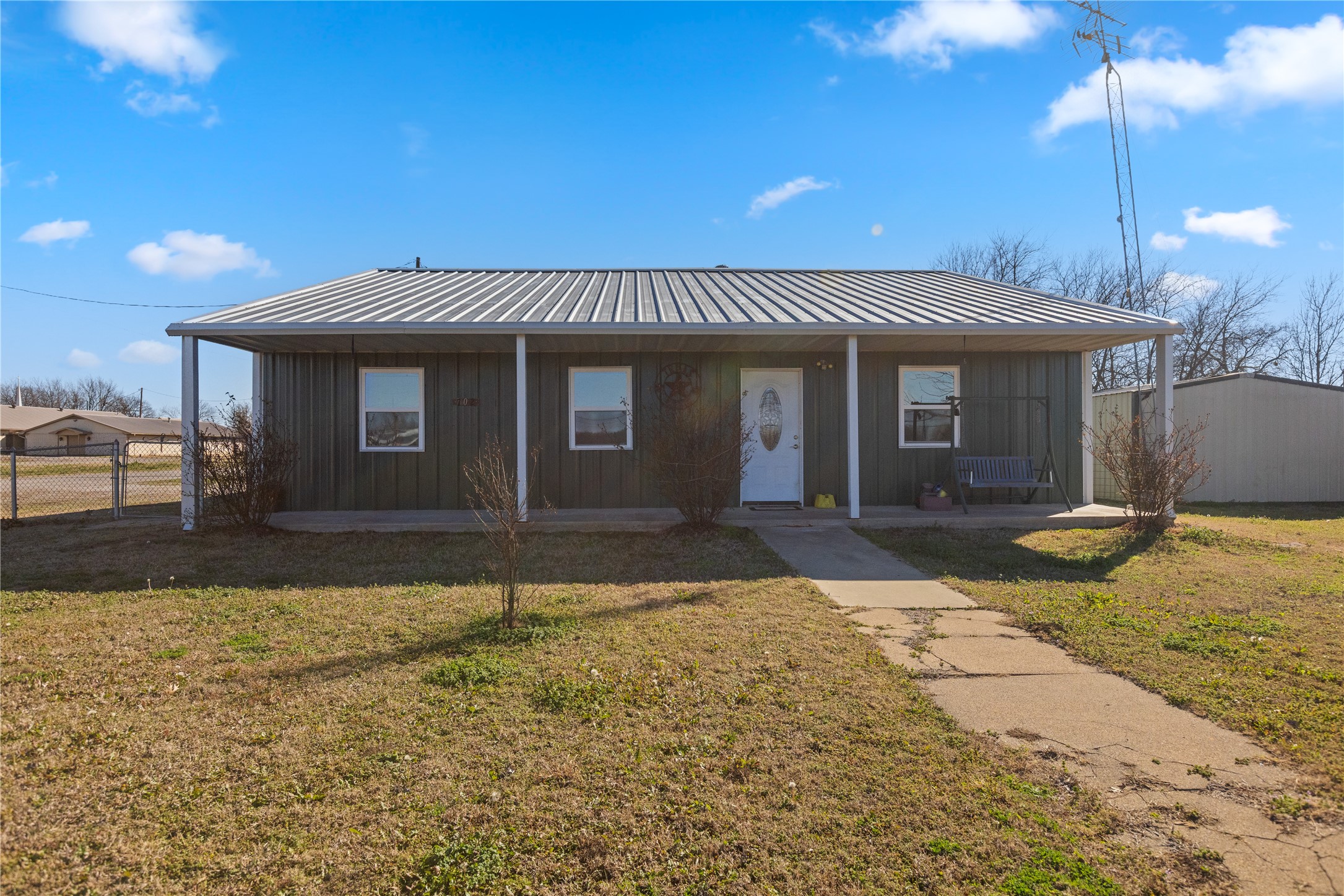 702 Main Street Windom TX 75492