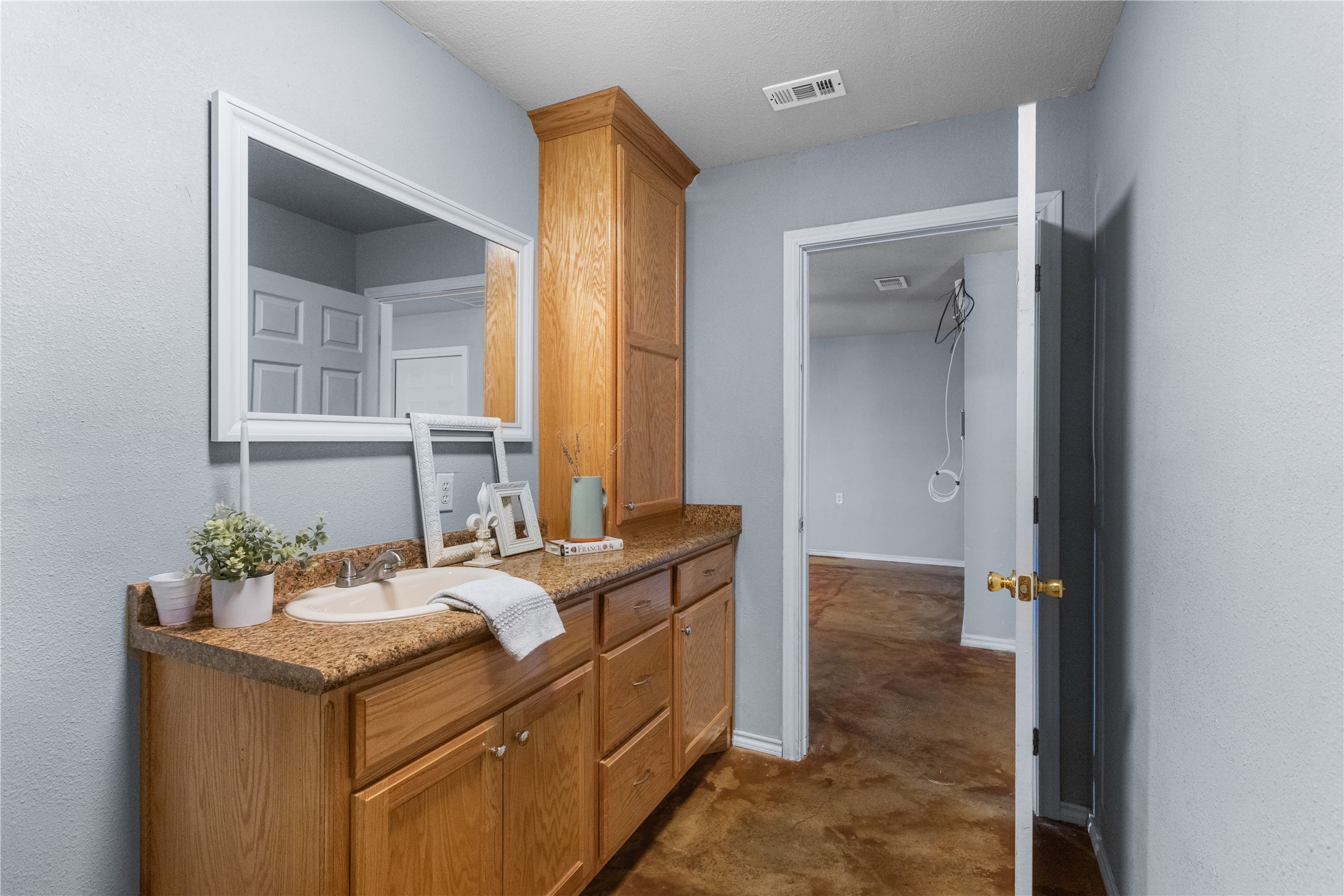 702 Main Street Windom TX 75492