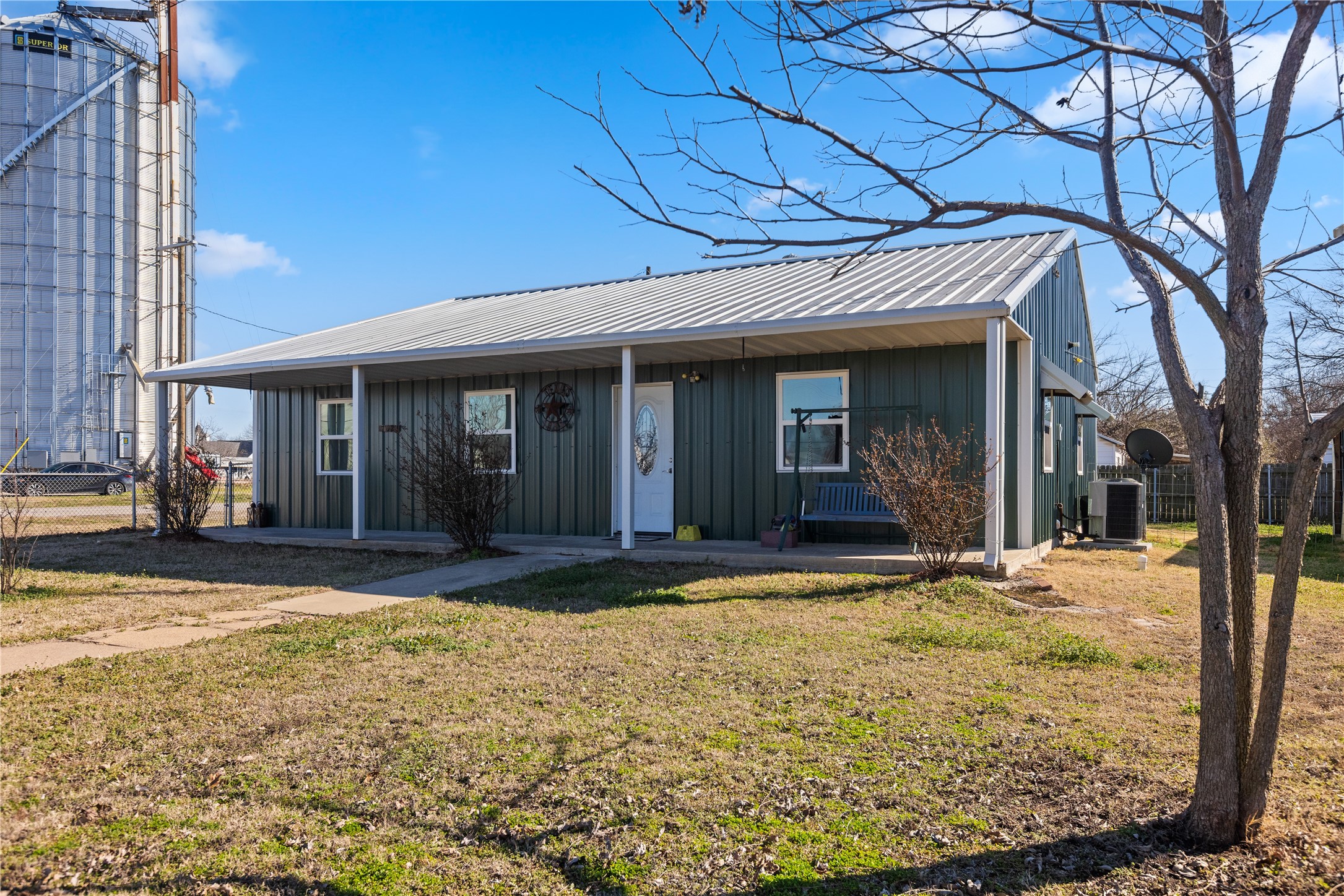 702 Main Street Windom TX 75492