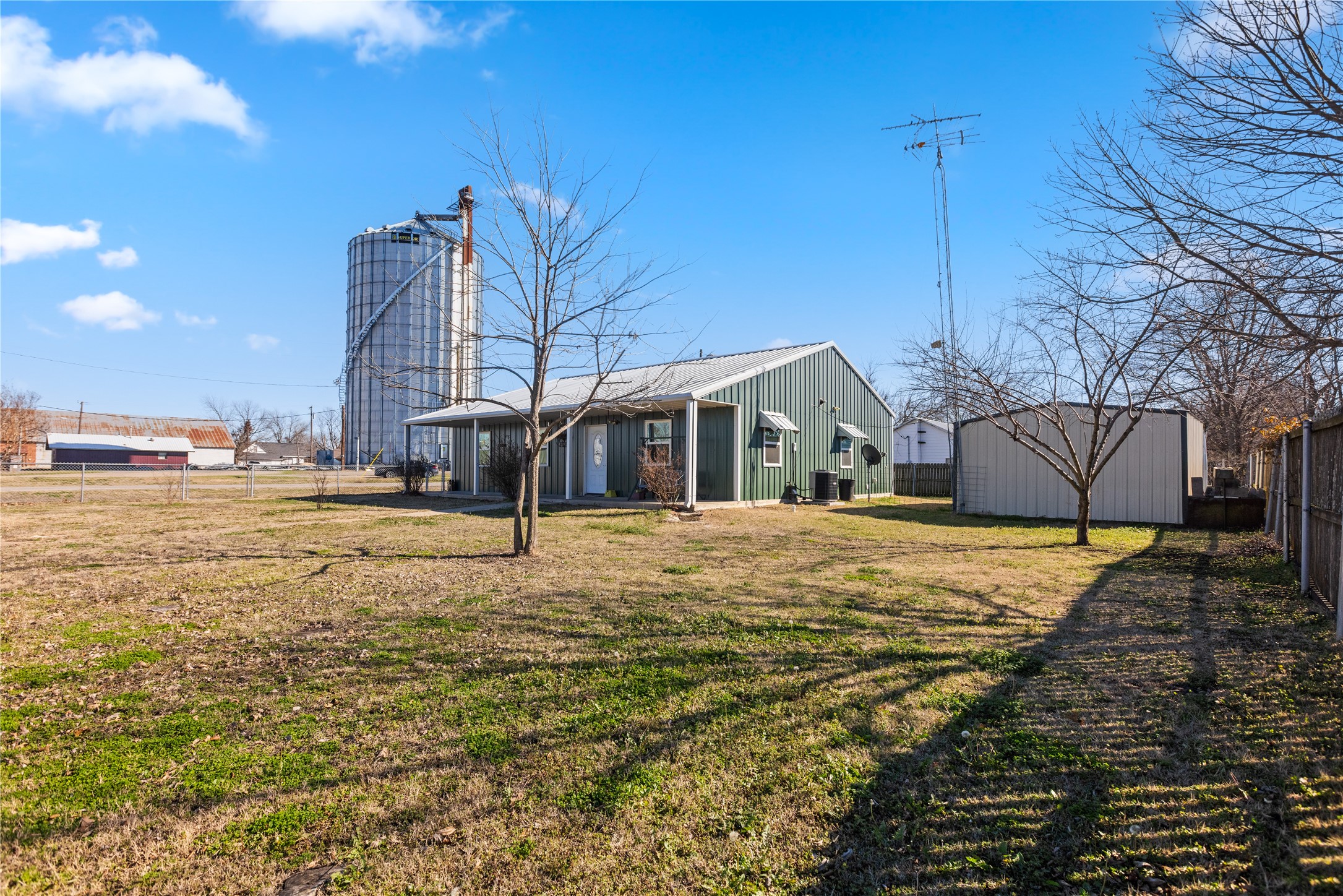702 Main Street Windom TX 75492