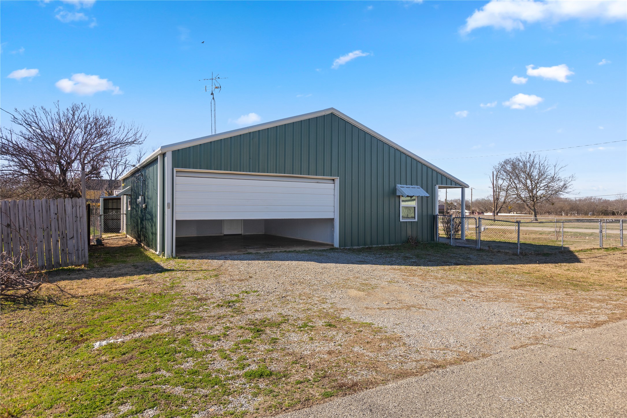702 Main Street Windom TX 75492