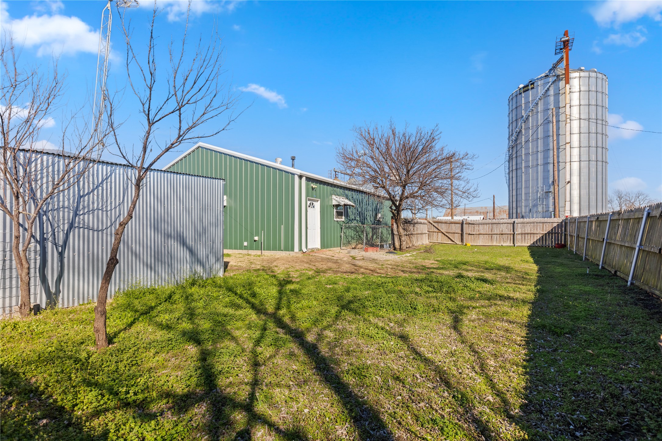 702 Main Street Windom TX 75492