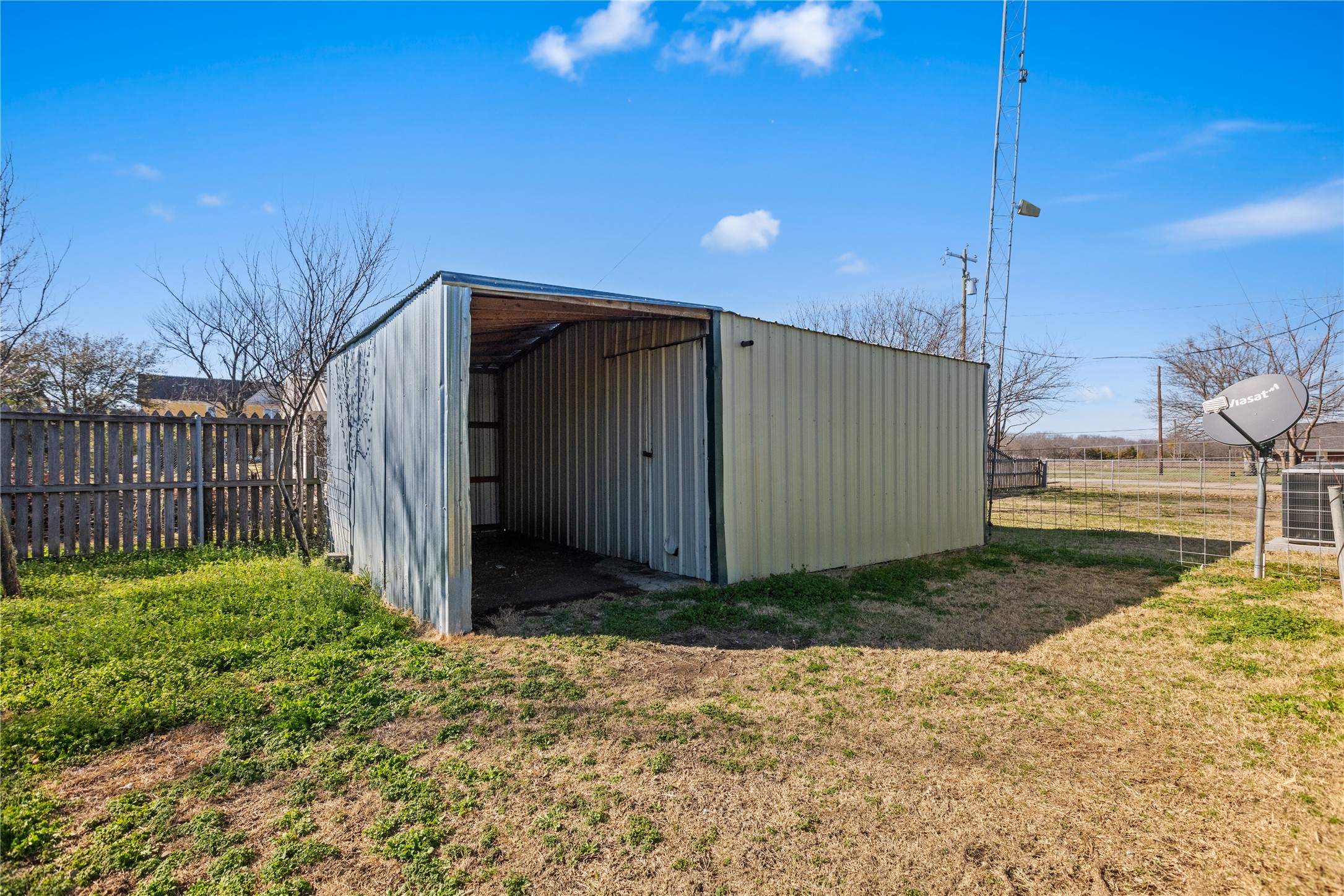 702 Main Street Windom TX 75492