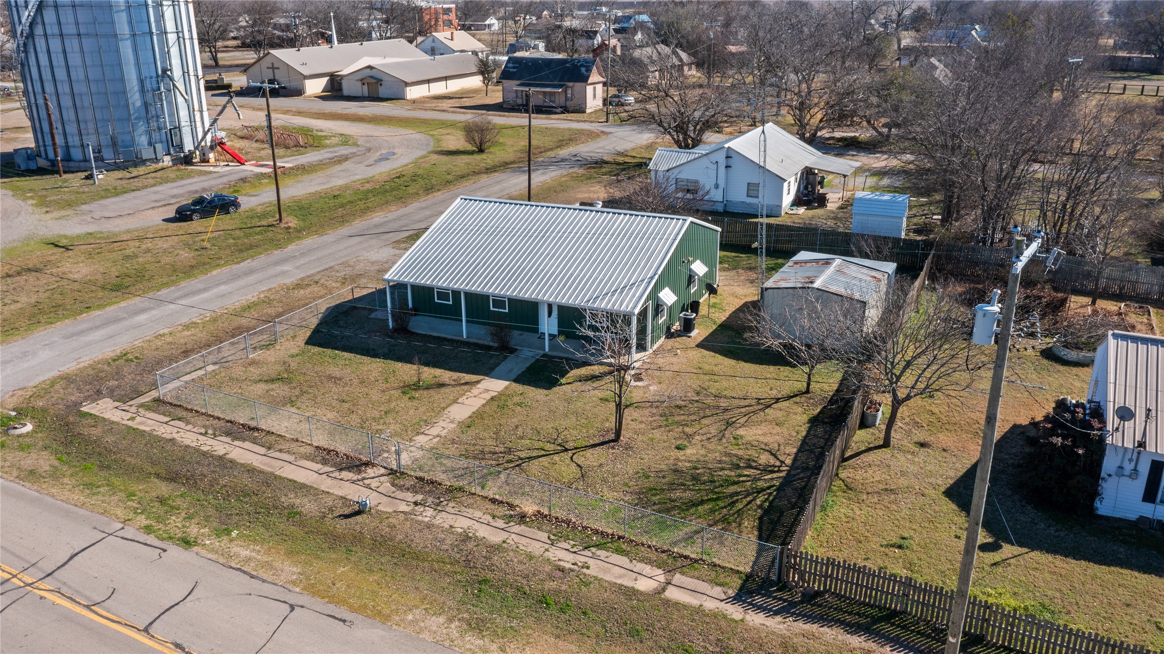 702 Main Street Windom TX 75492