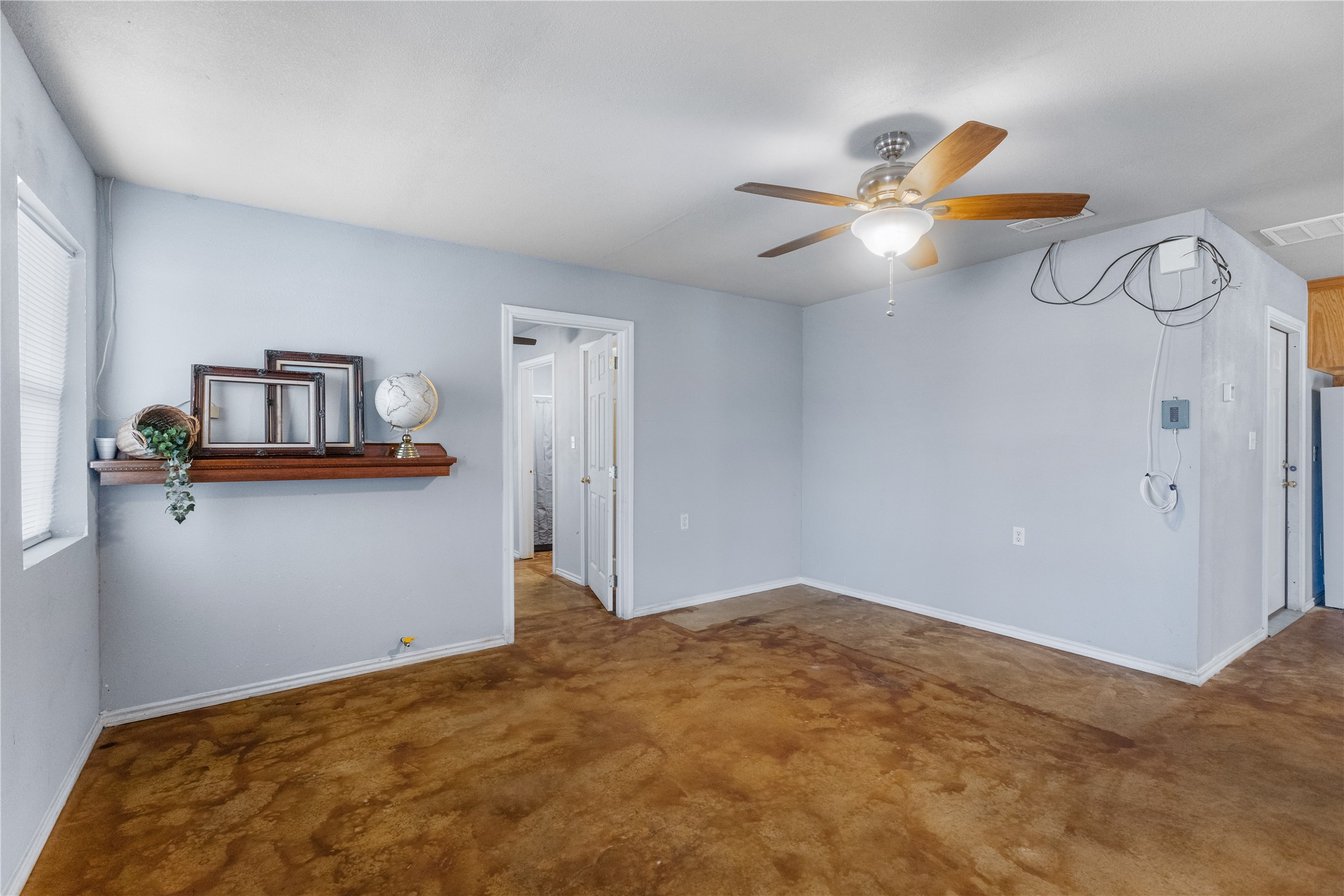 702 Main Street Windom TX 75492