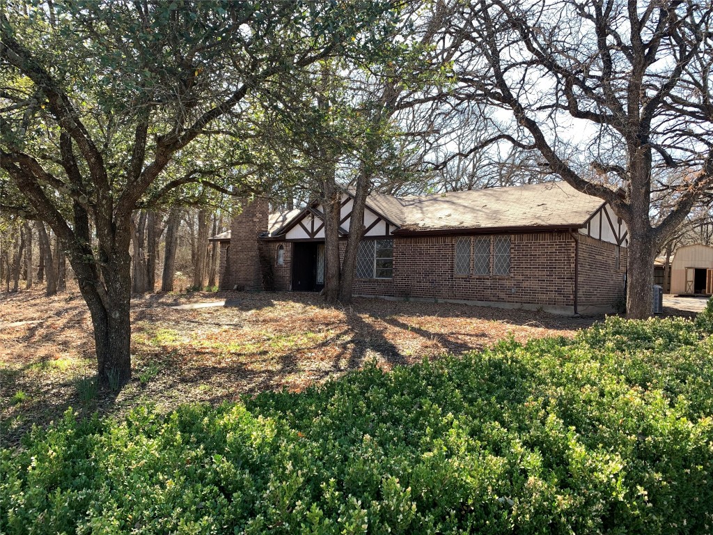 103 Briar Oaks Drive Azle TX 76020