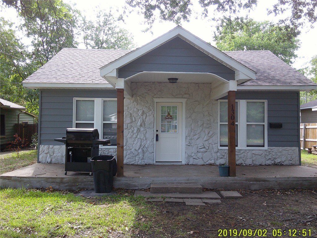 1304 N Rockwall Avenue Terrell TX 75160