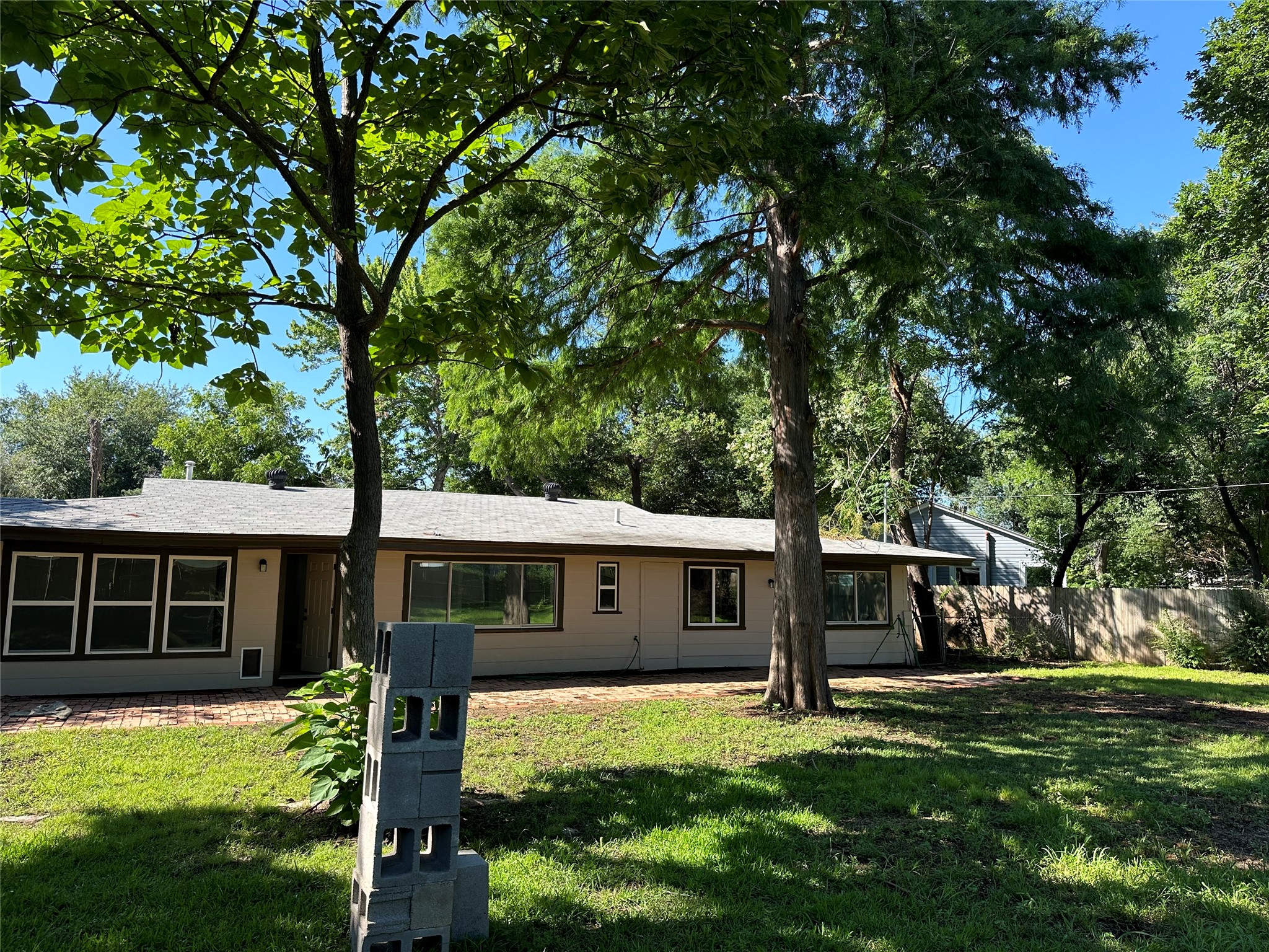 149 Parkwood Avenue Arlington TX 76013