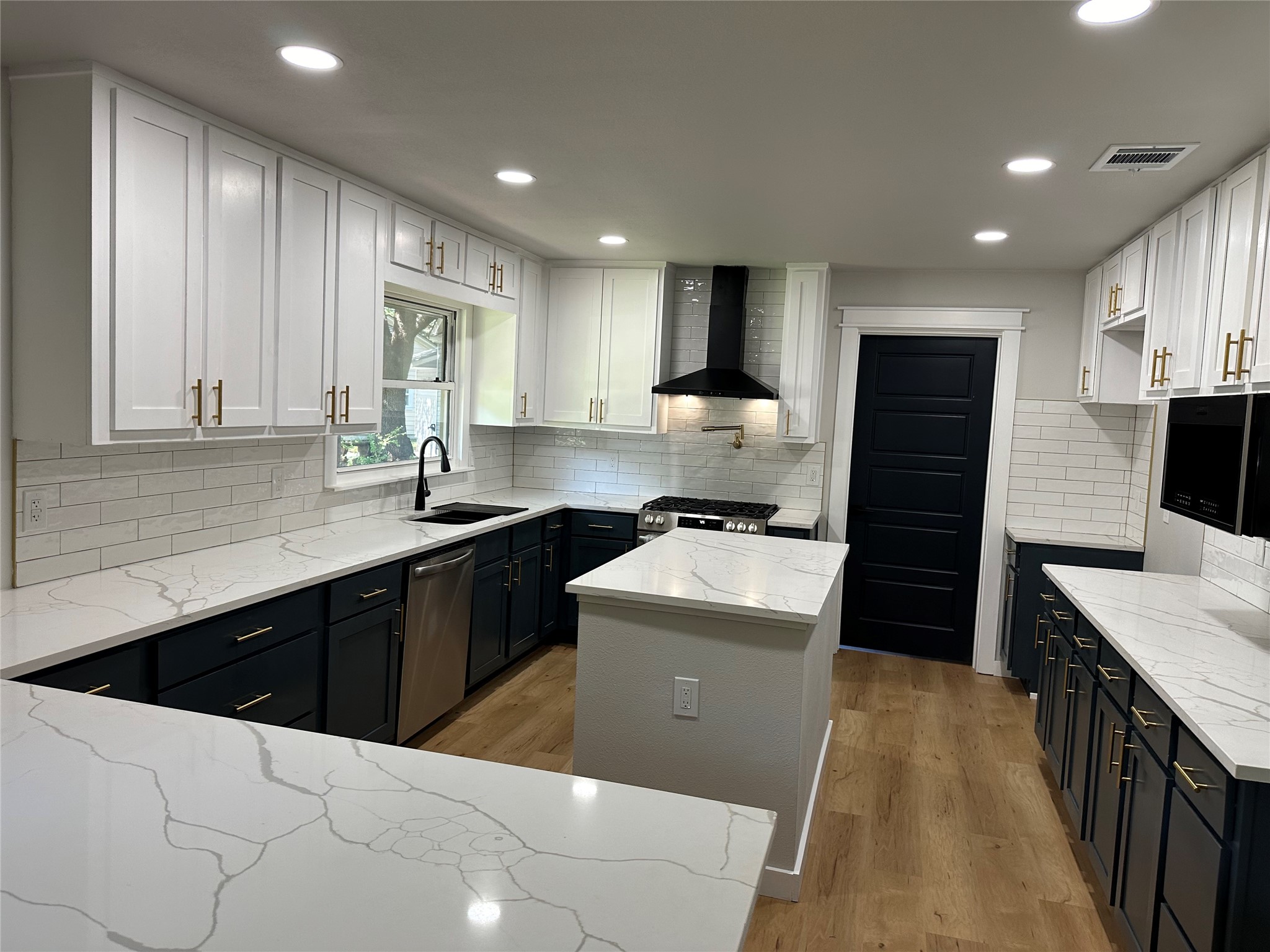 149 Parkwood Avenue Arlington TX 76013