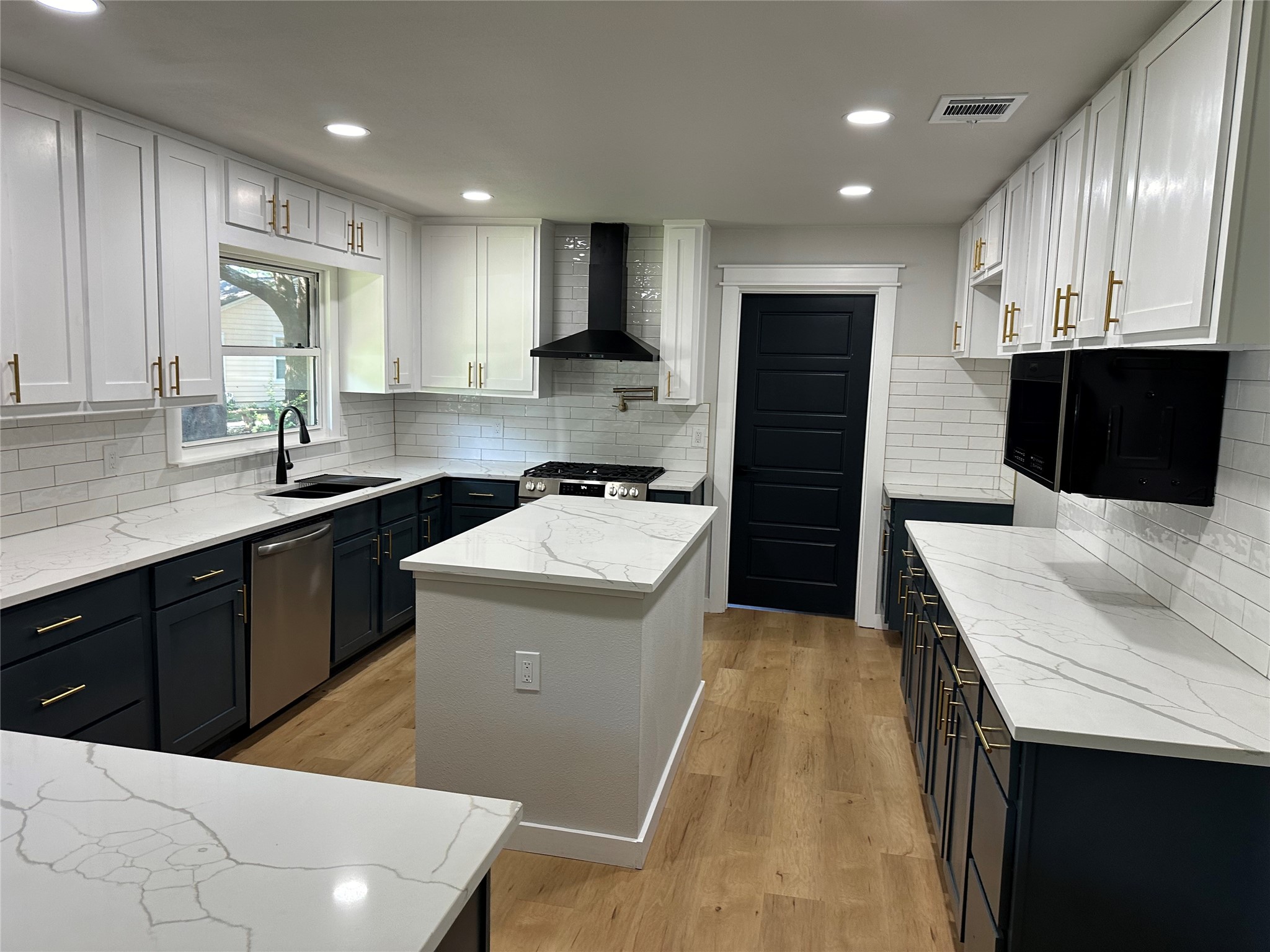 149 Parkwood Avenue Arlington TX 76013