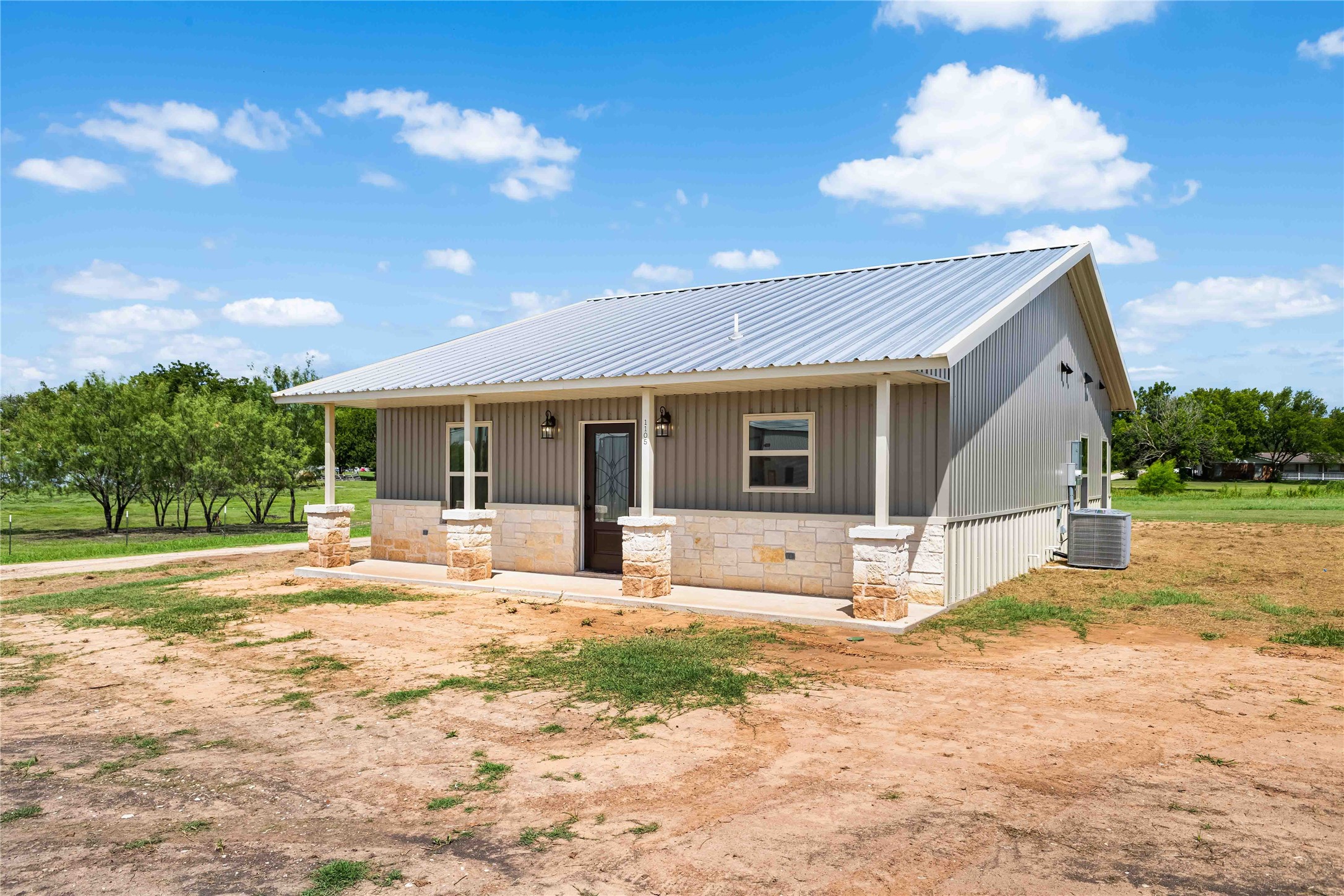 1105 E Navarro Avenue Mart TX 76664