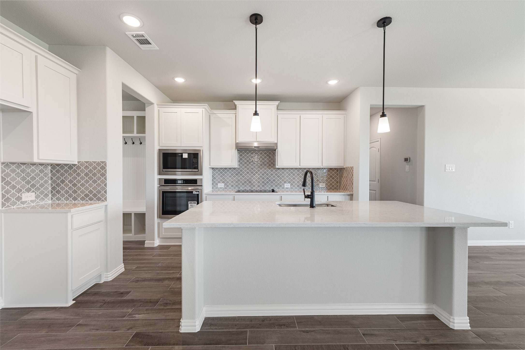 60 Roosevelt Lane Valley View TX 76272