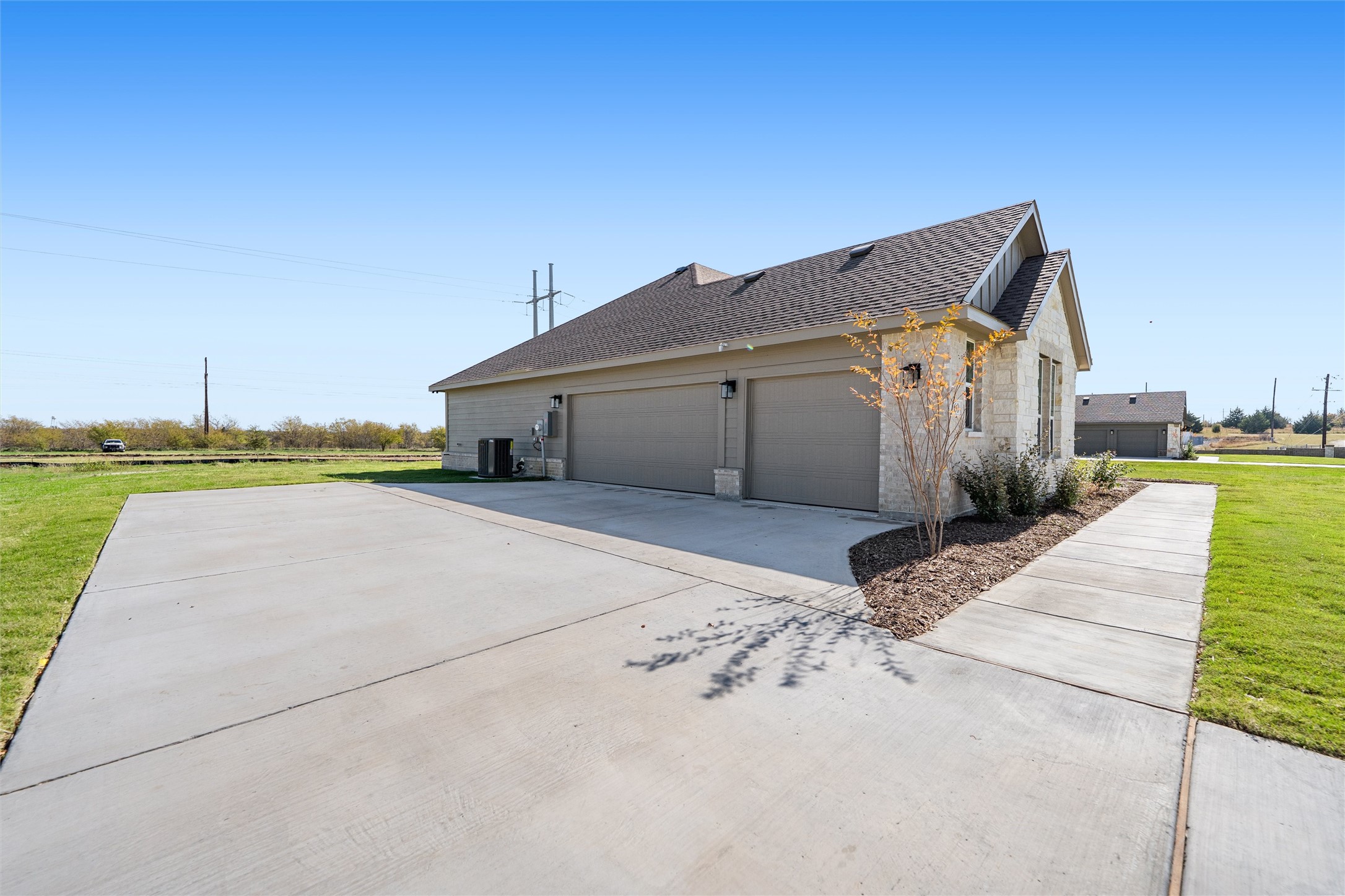 60 Roosevelt Lane Valley View TX 76272