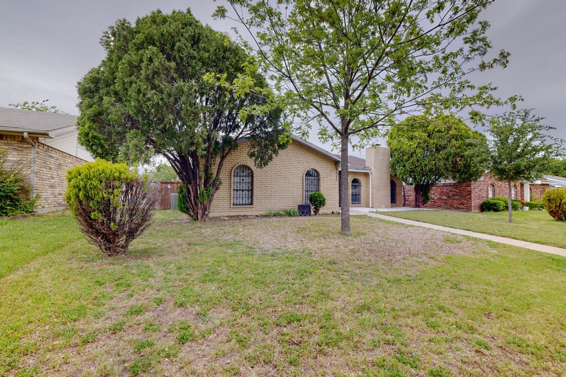 9323 County View Road Dallas TX 75249