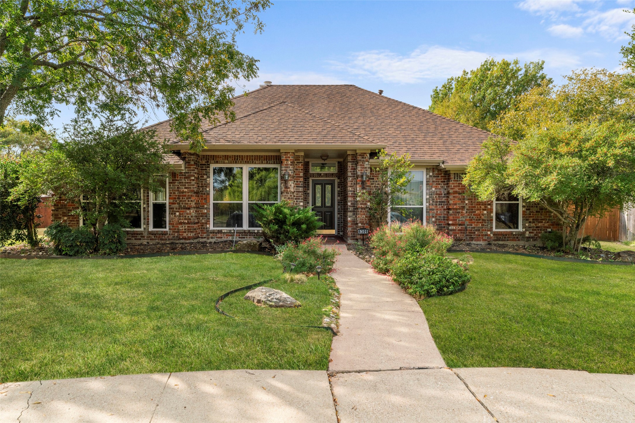 6306 Debbie Circle Rowlett TX 75089