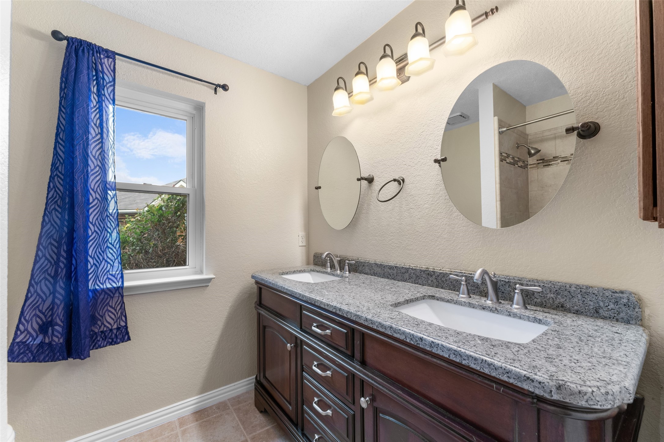 6306 Debbie Circle Rowlett TX 75089