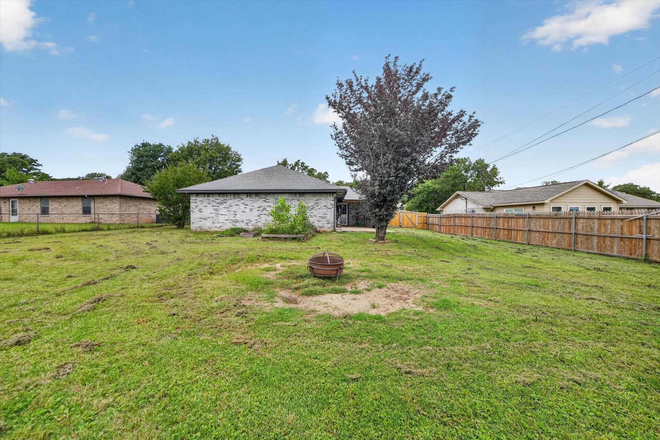 724 Oak Park Drive Azle TX 76020