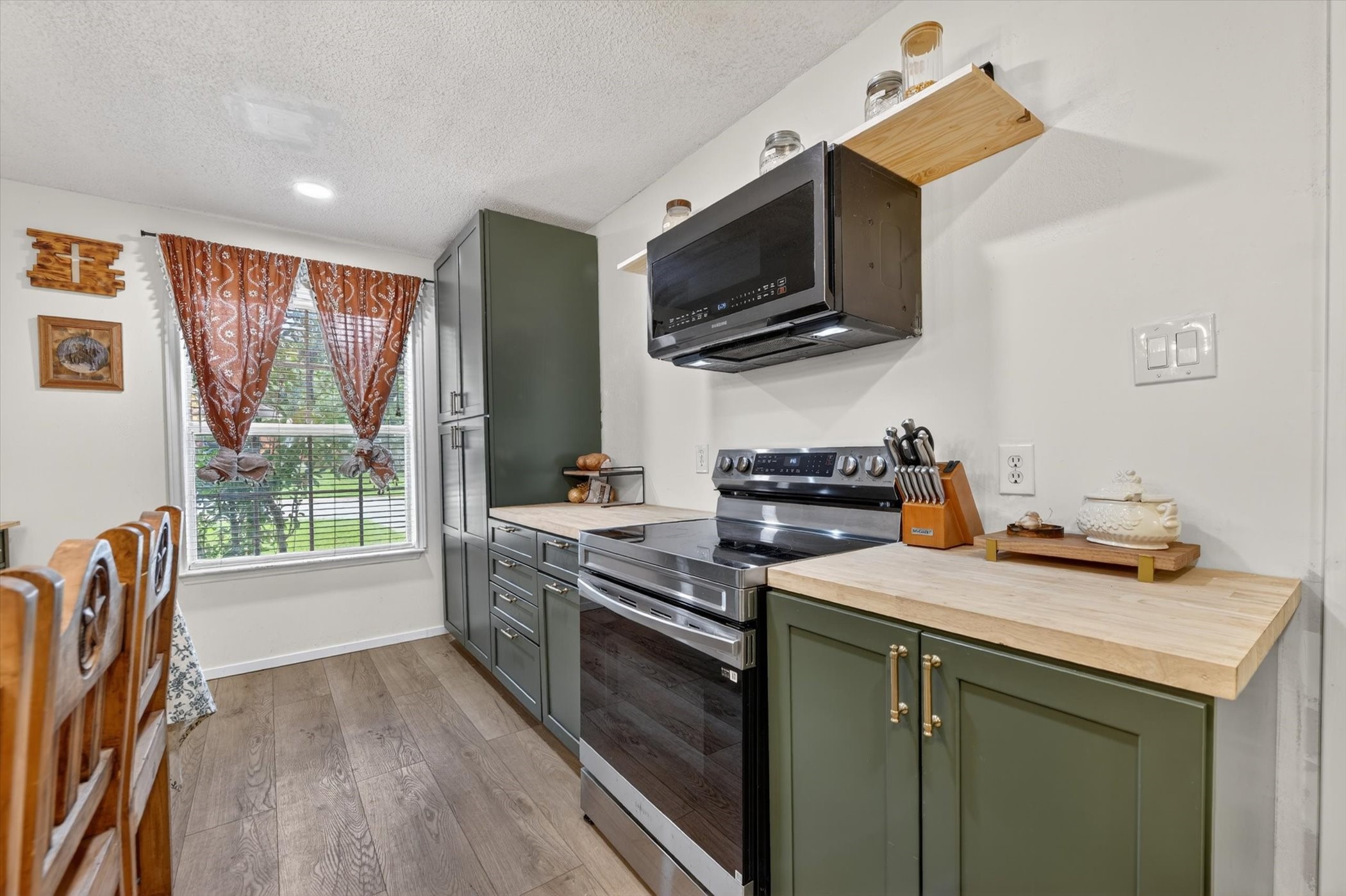 724 Oak Park Drive Azle TX 76020