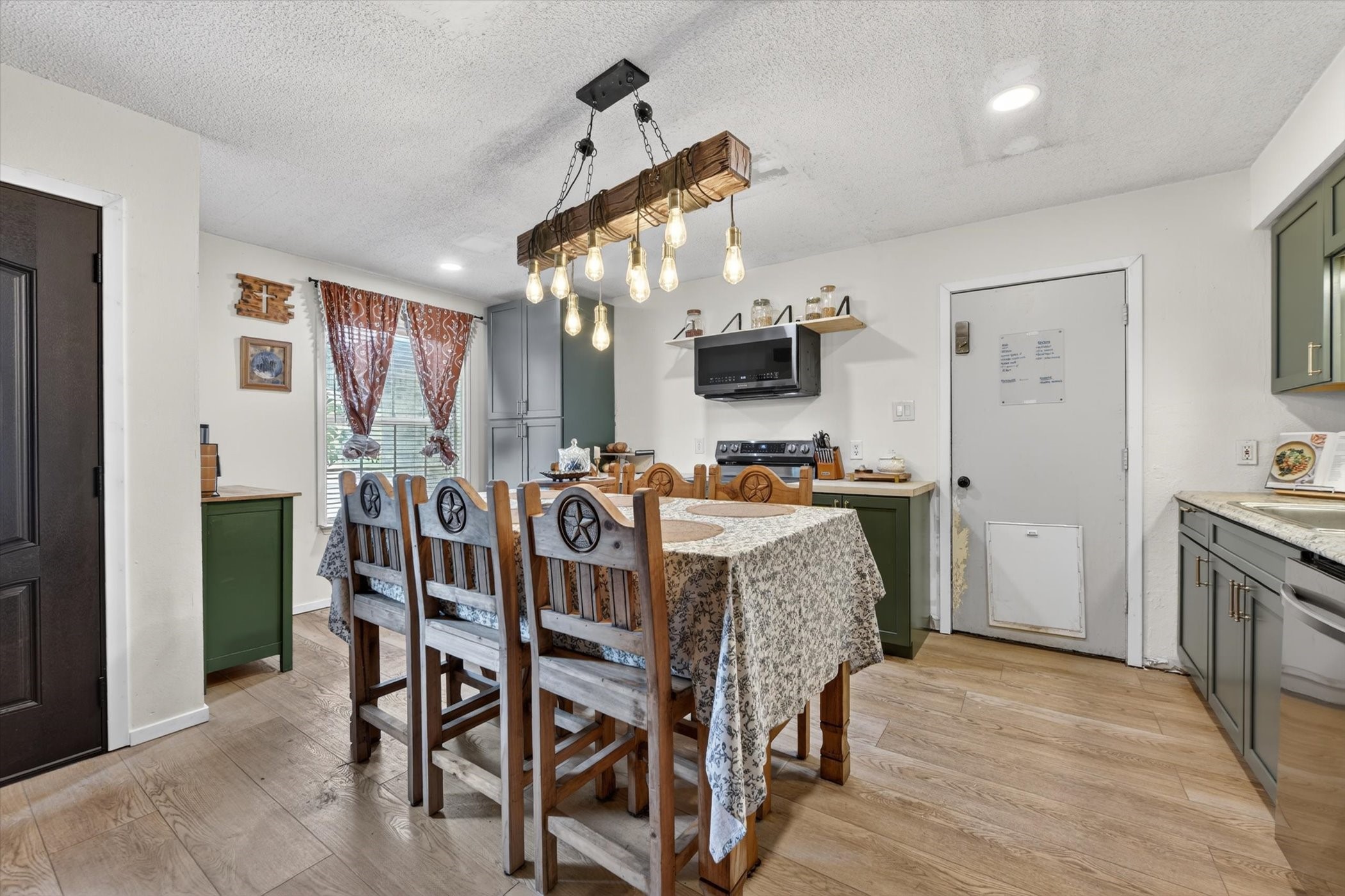 724 Oak Park Drive Azle TX 76020