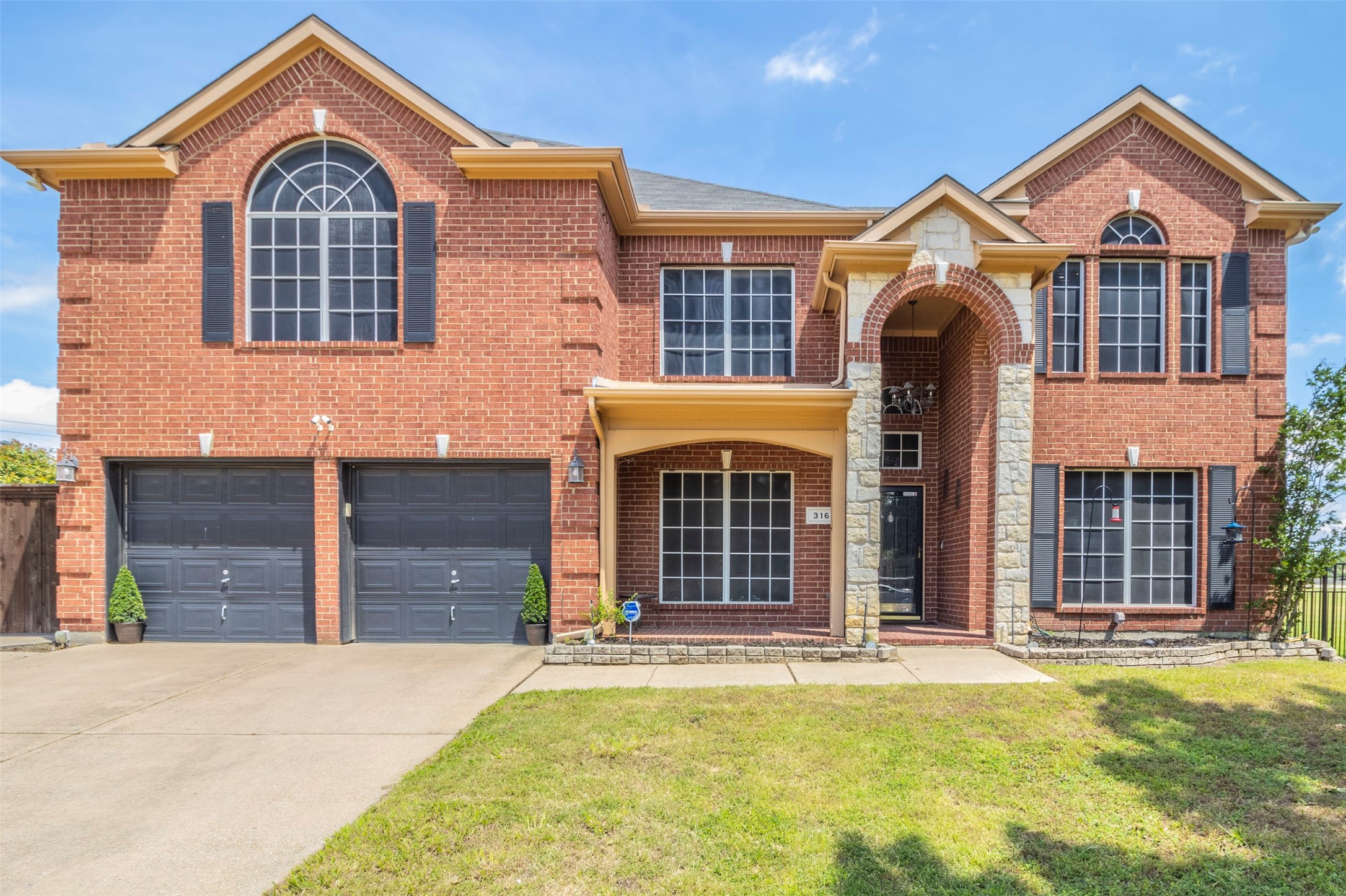 316 Foxglove Court Grand Prairie TX 75052