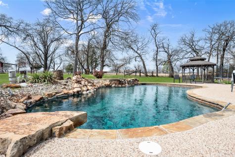 6501 Gehrig Circle Burleson TX 76028