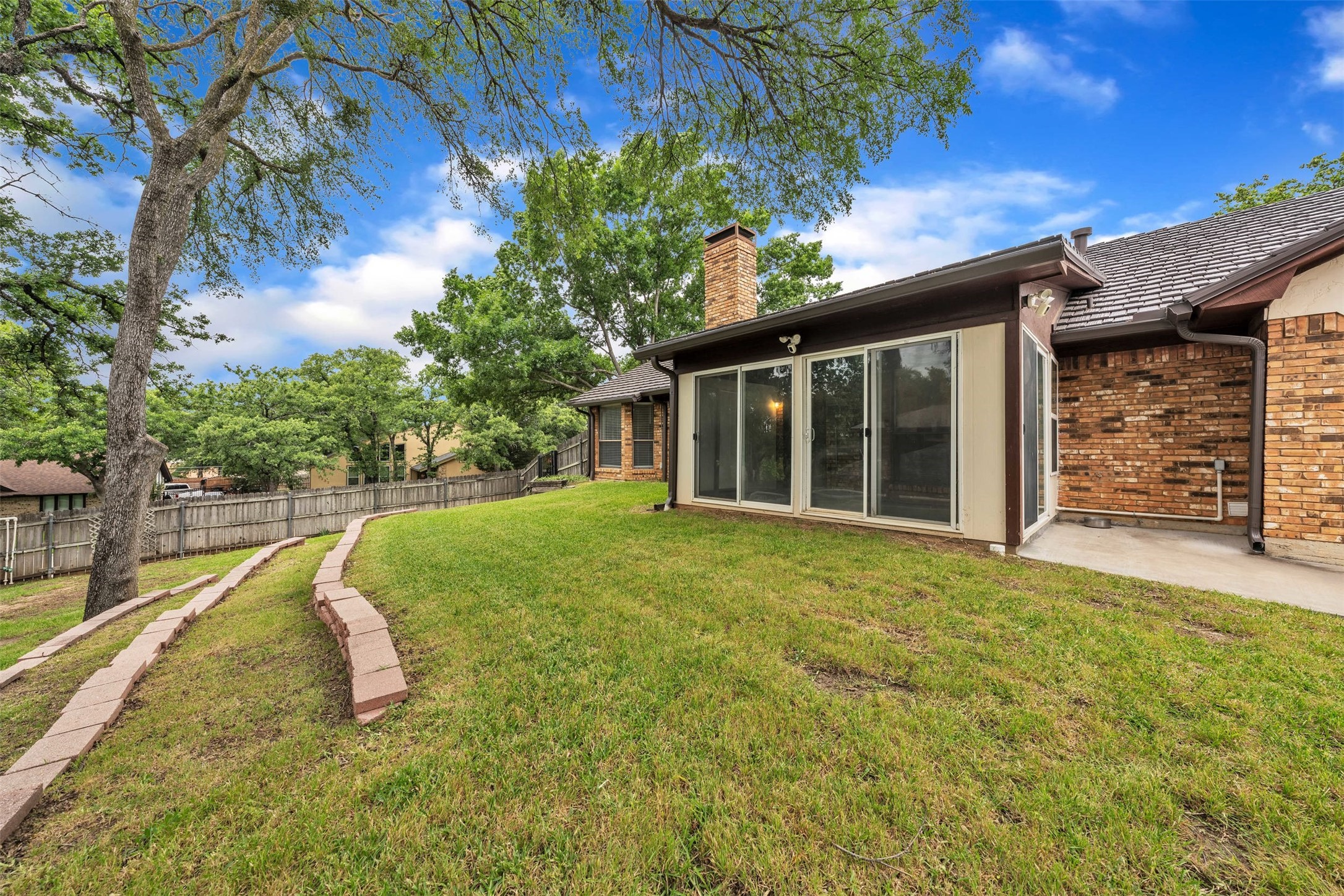2241 Mountainview Drive Hurst TX 76054
