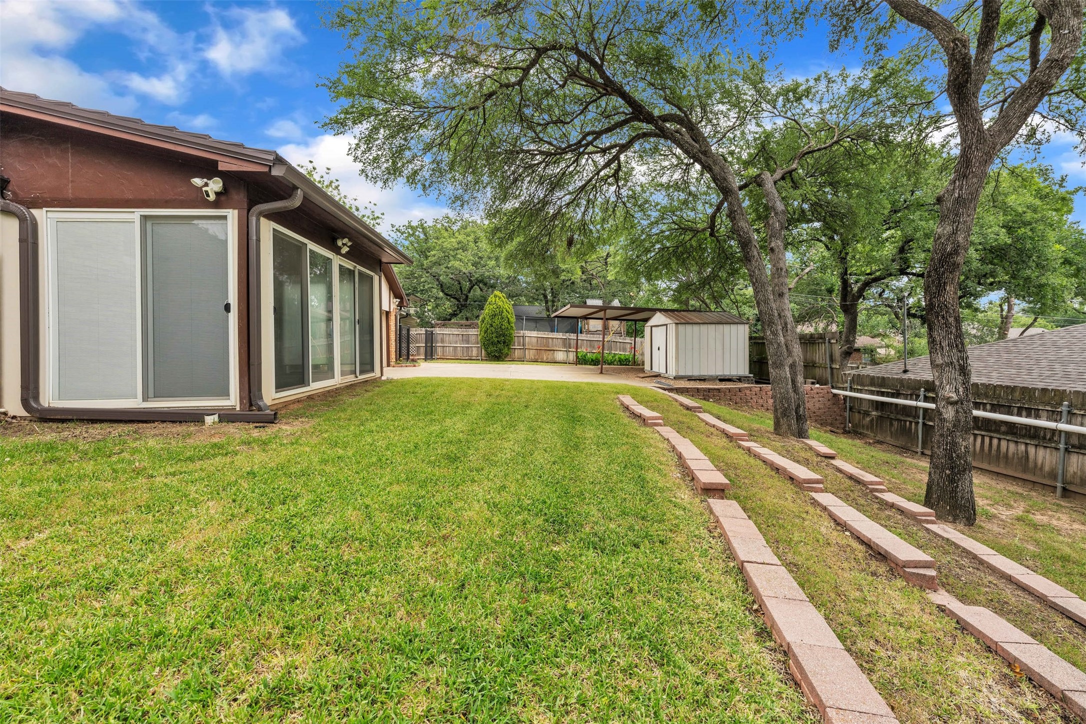 2241 Mountainview Drive Hurst TX 76054