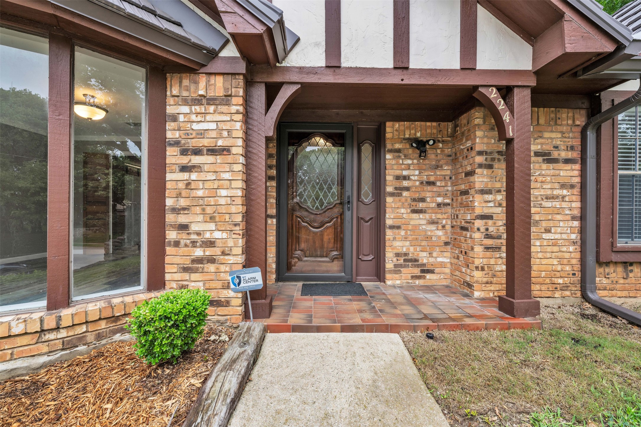 2241 Mountainview Drive Hurst TX 76054
