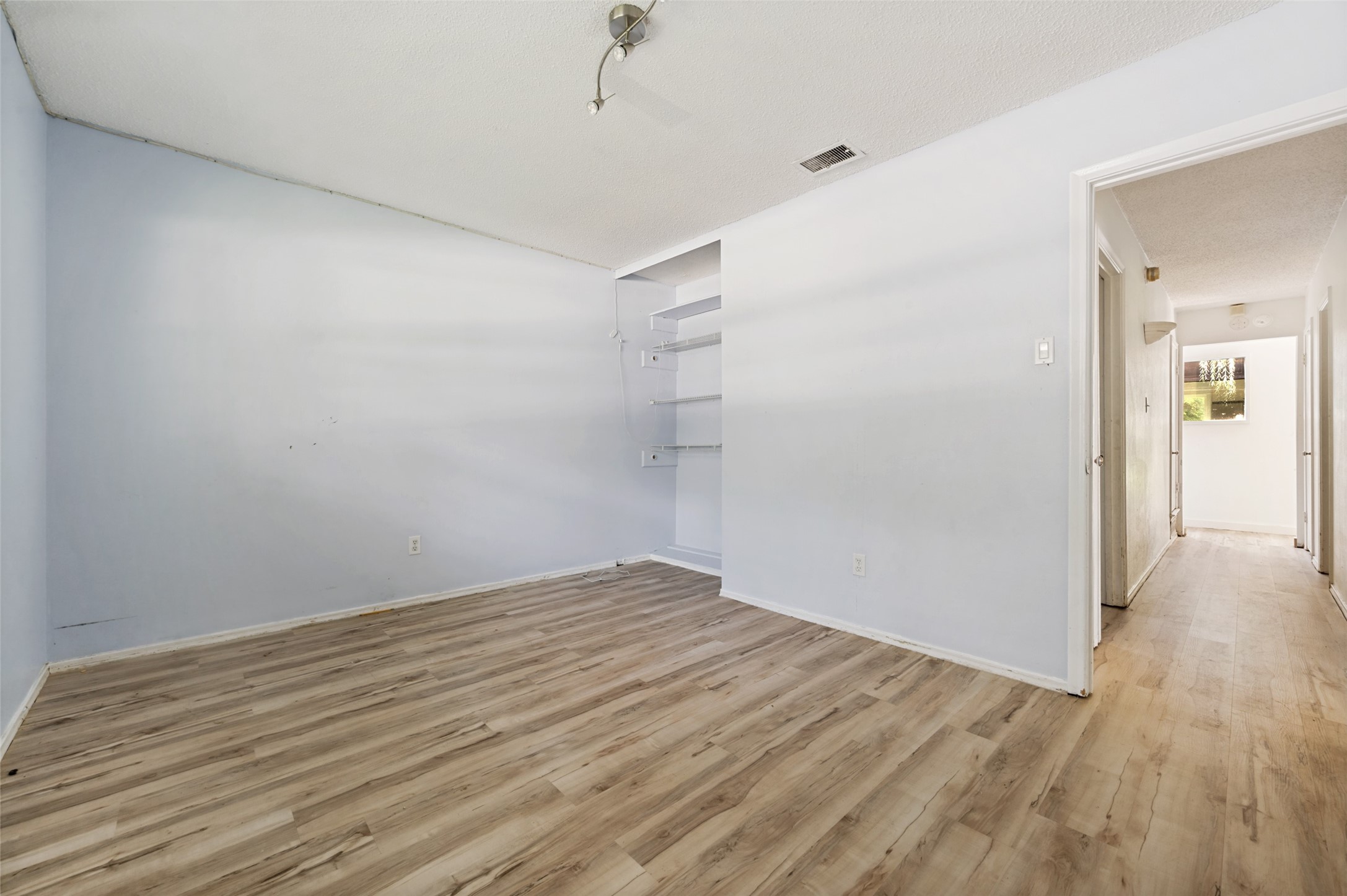 3707 Ridgeoak Way Farmers Branch TX 75244