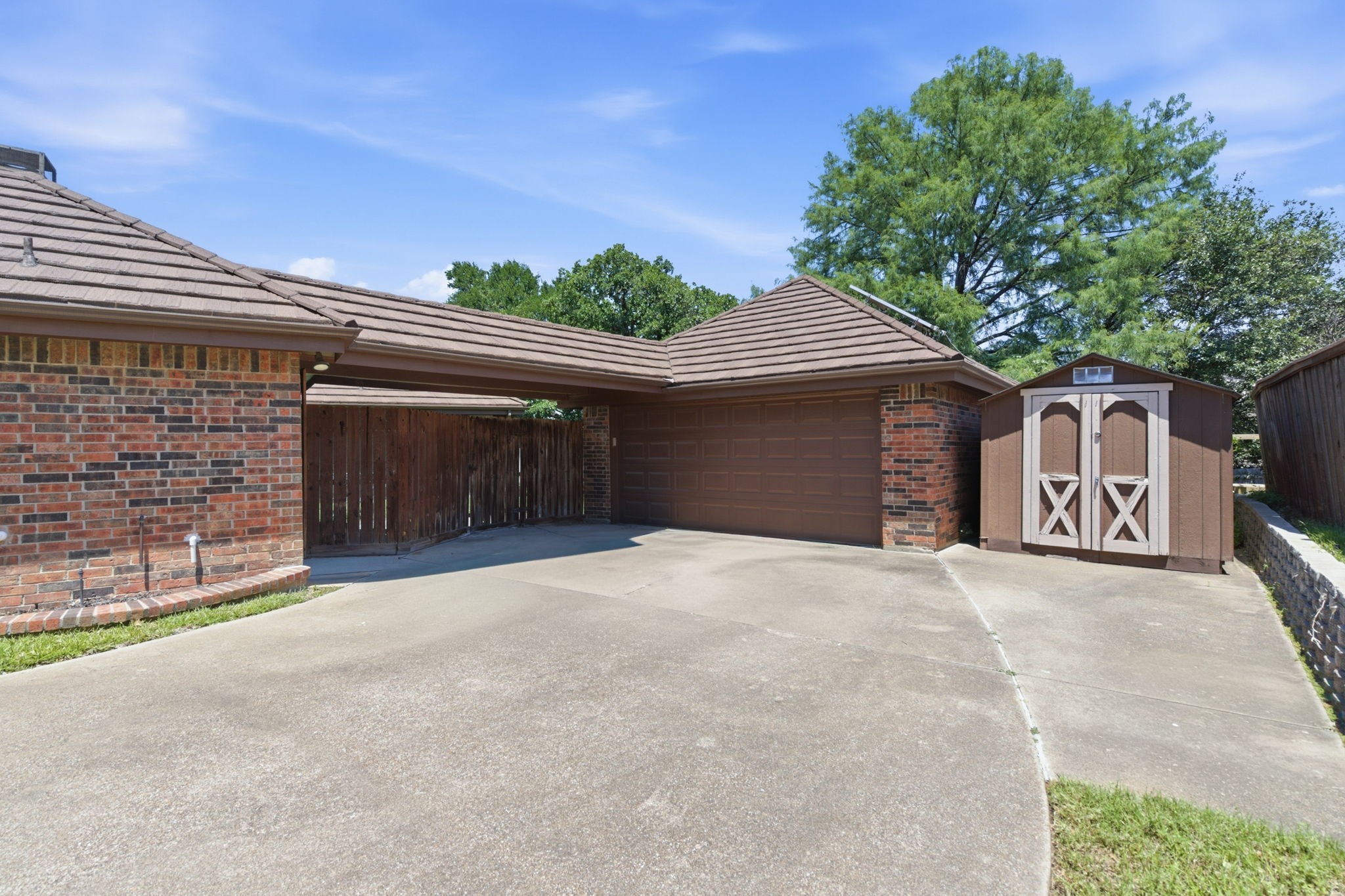 3220 Evan Drive Hurst TX 76054