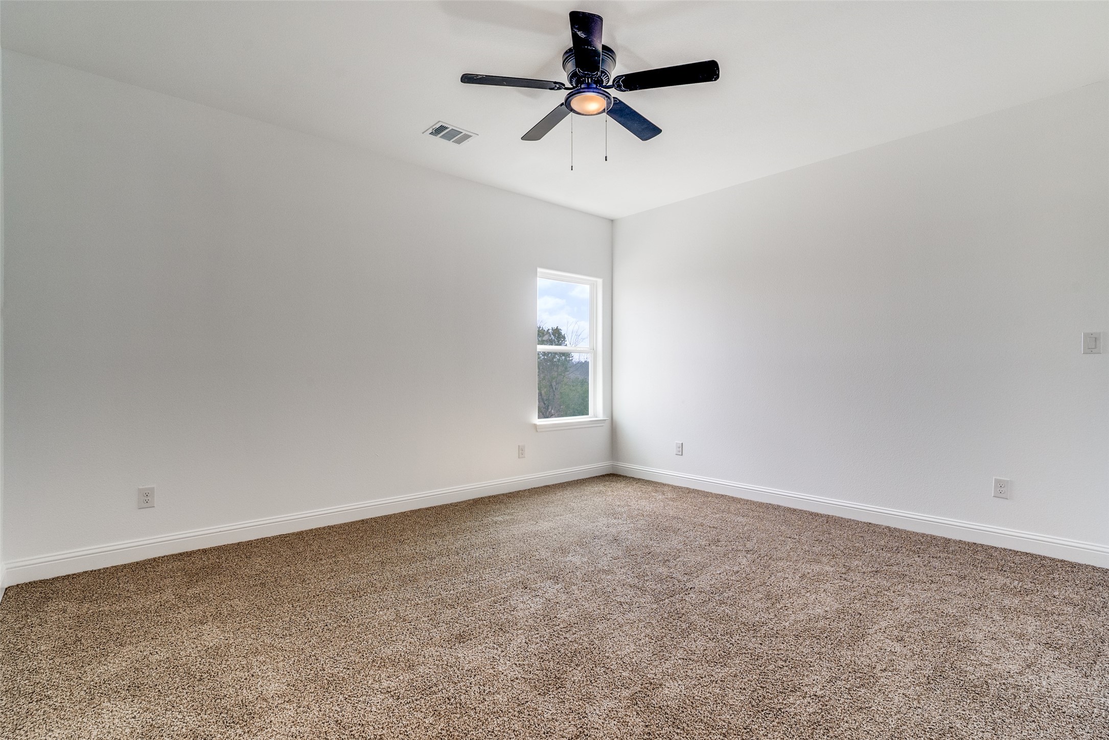 2621 Hillside Drive Granbury TX 76048