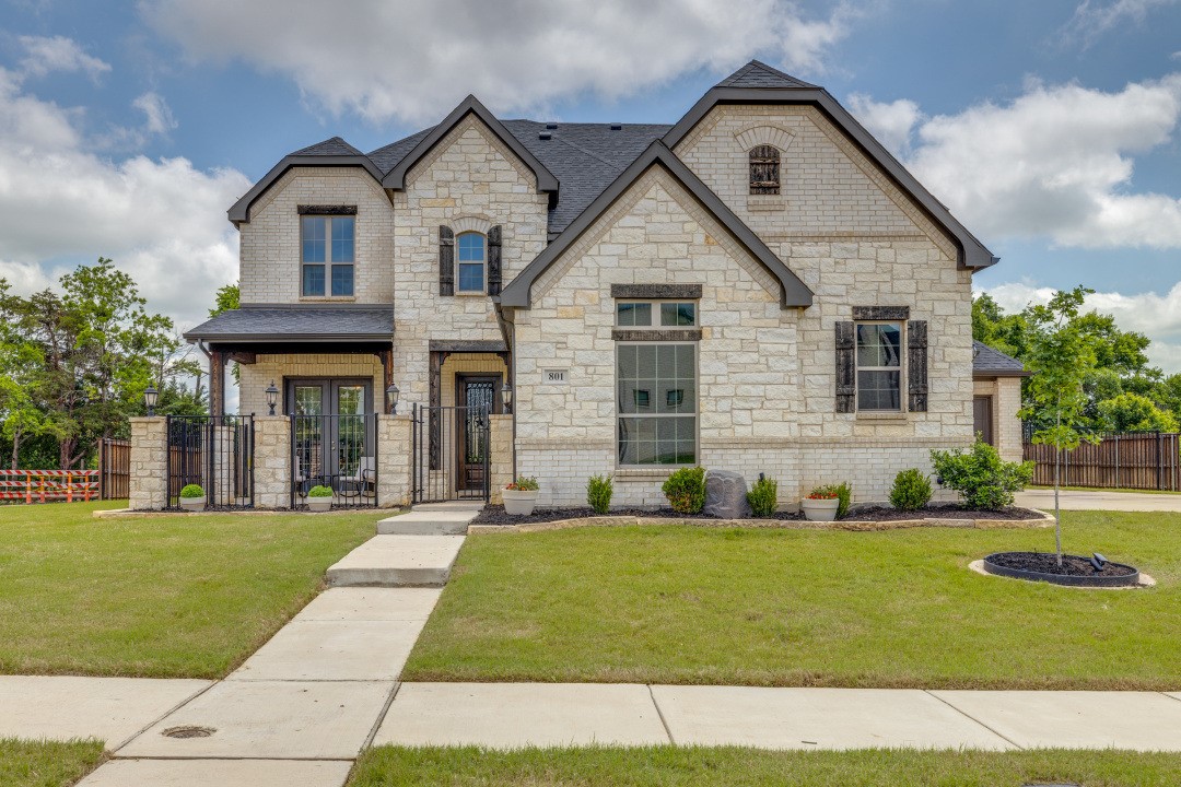 801 Toby Trail Mansfield TX 76063
