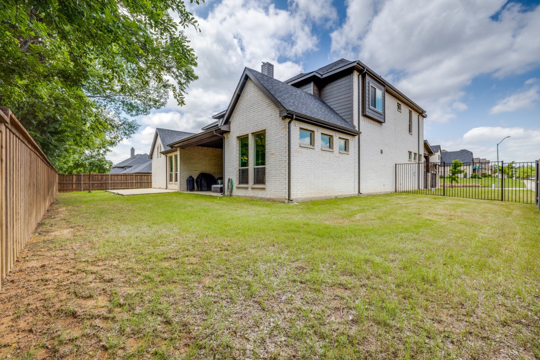 801 Toby Trail Mansfield TX 76063