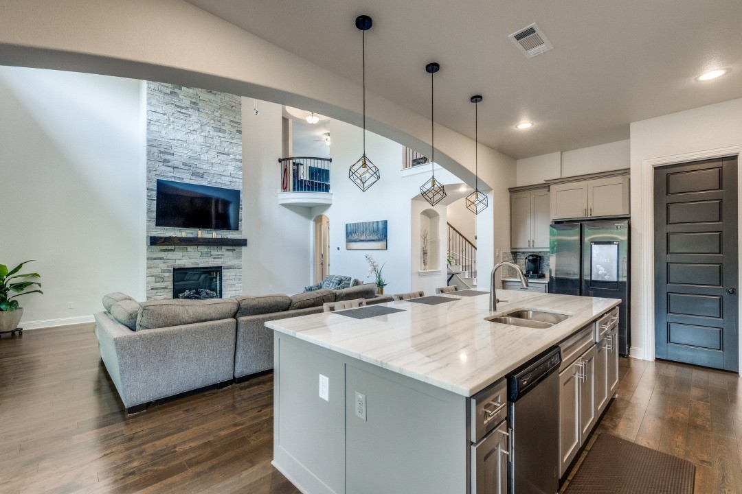 801 Toby Trail Mansfield TX 76063