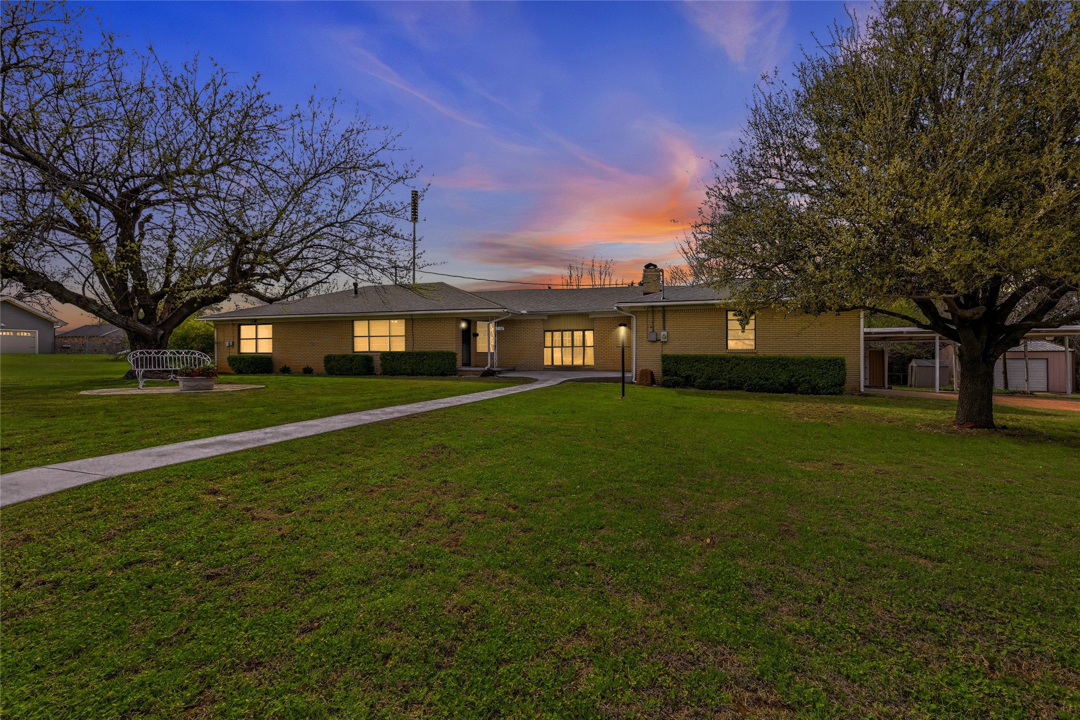 1106 Central Avenue Bowie TX 76230