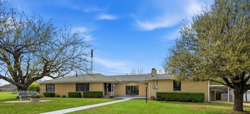 1106 Central Avenue Bowie TX 76230