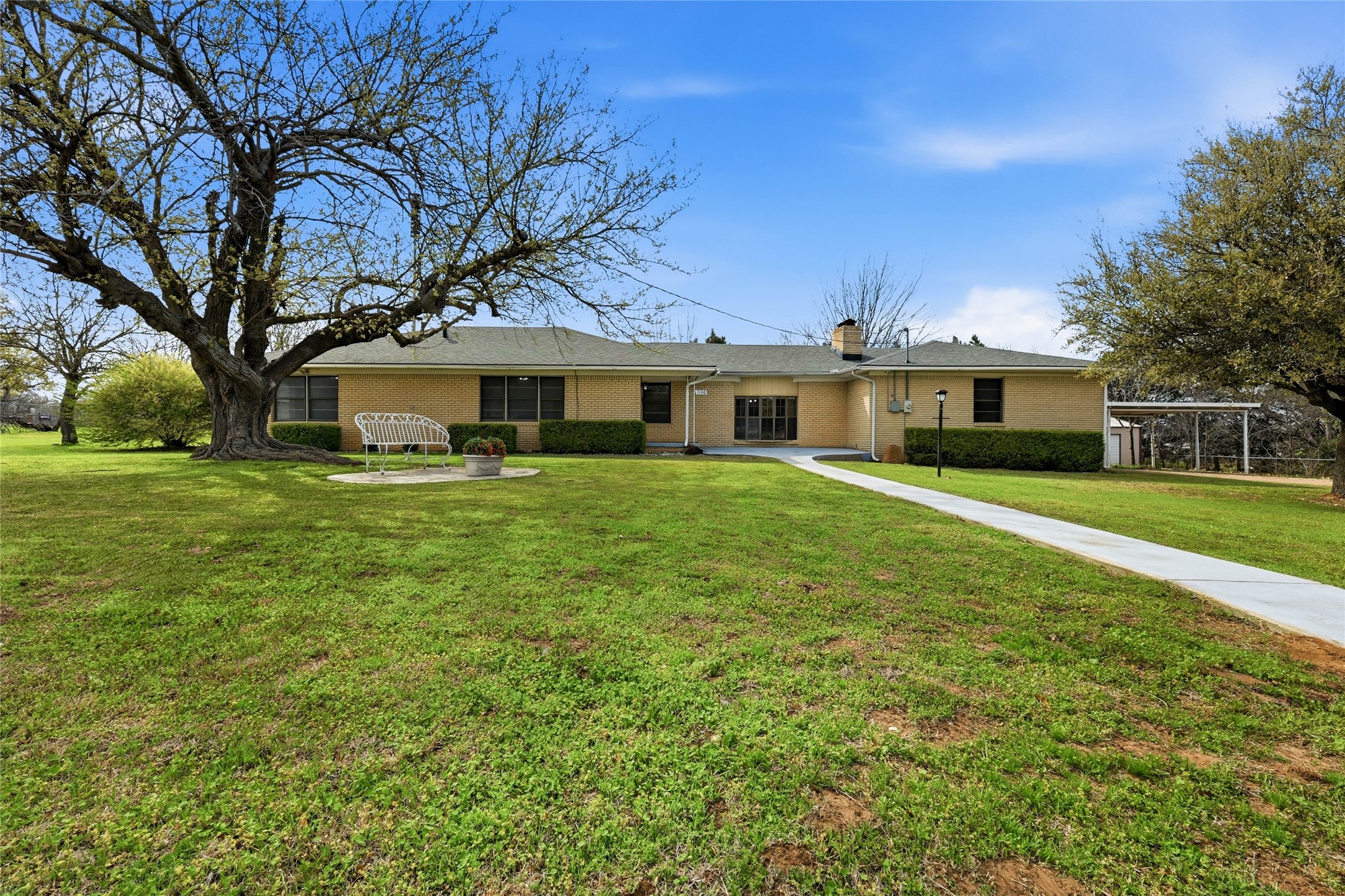 1106 Central Avenue Bowie TX 76230