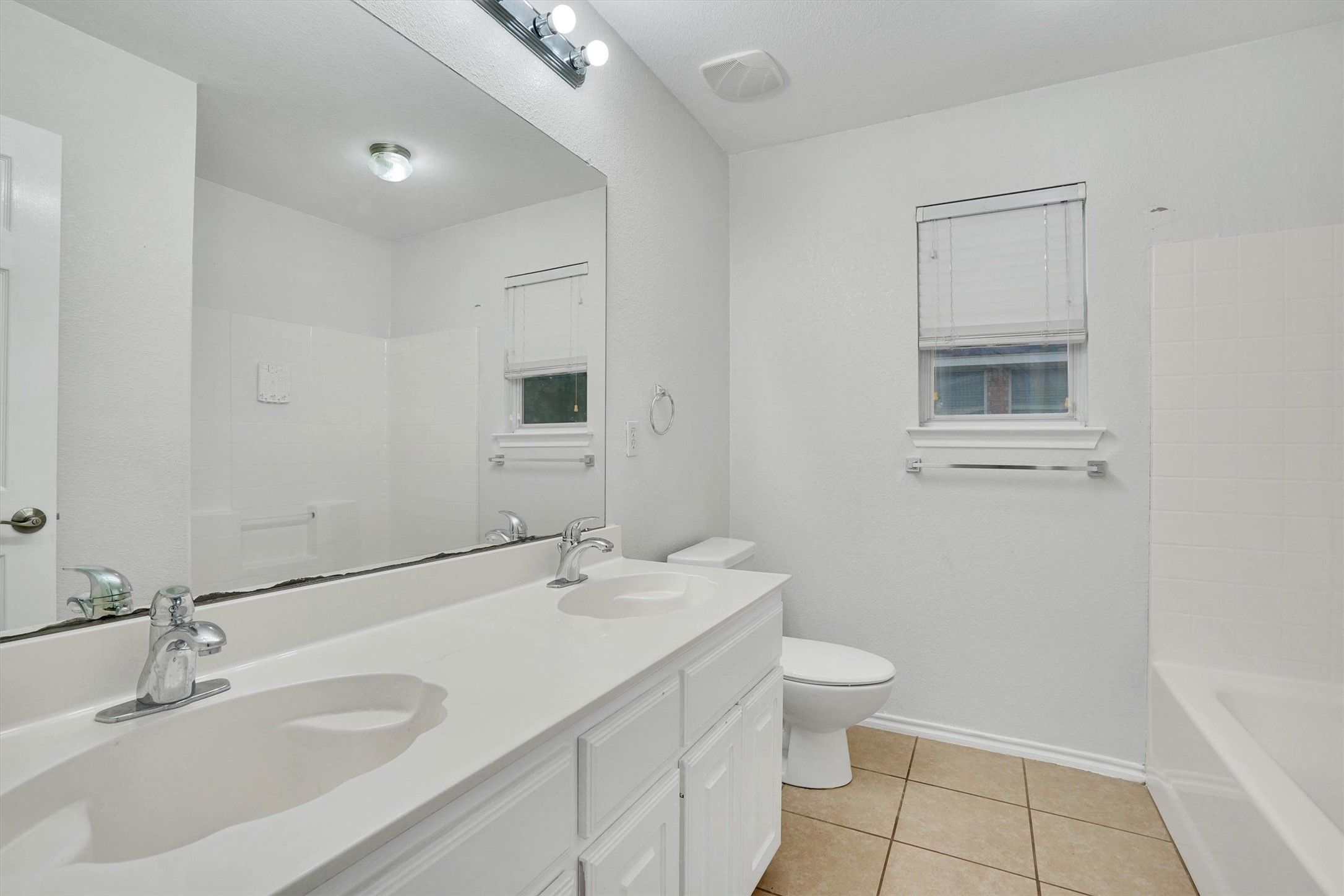 1107 Eastbrook Drive Glenn Heights TX 75154