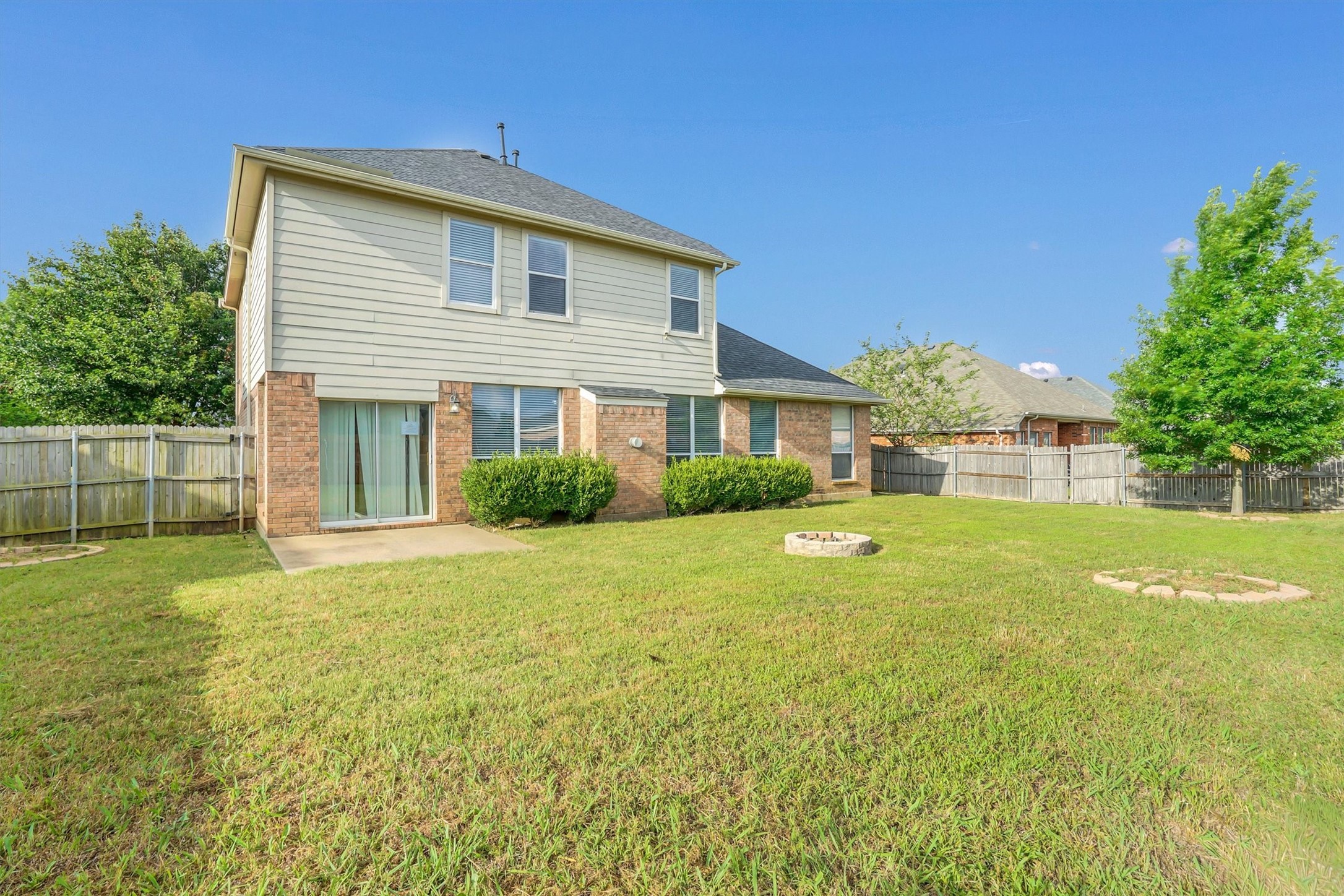 1107 Eastbrook Drive Glenn Heights TX 75154